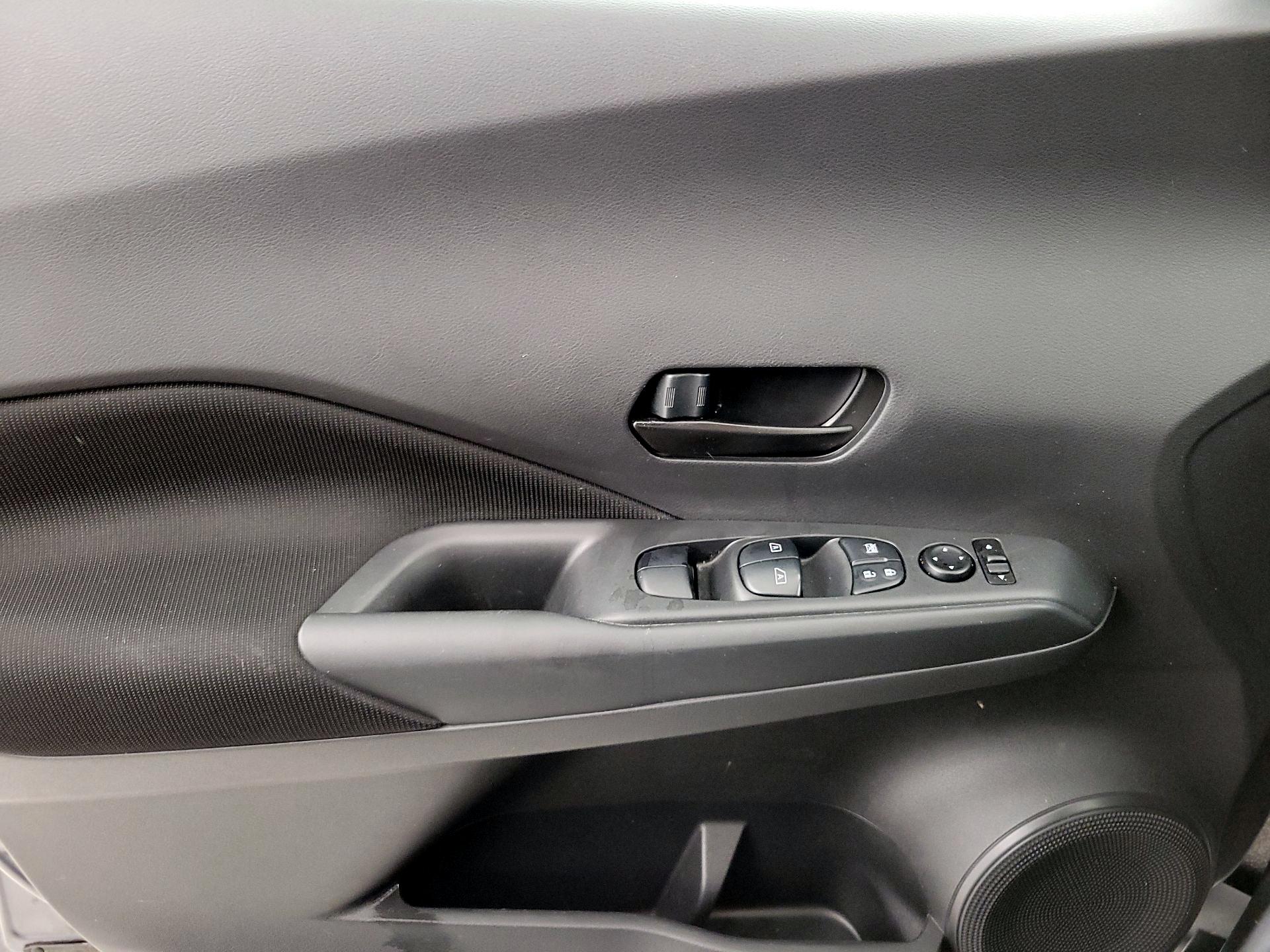 Thumbnail: 2021 Nissan Kicks - 12