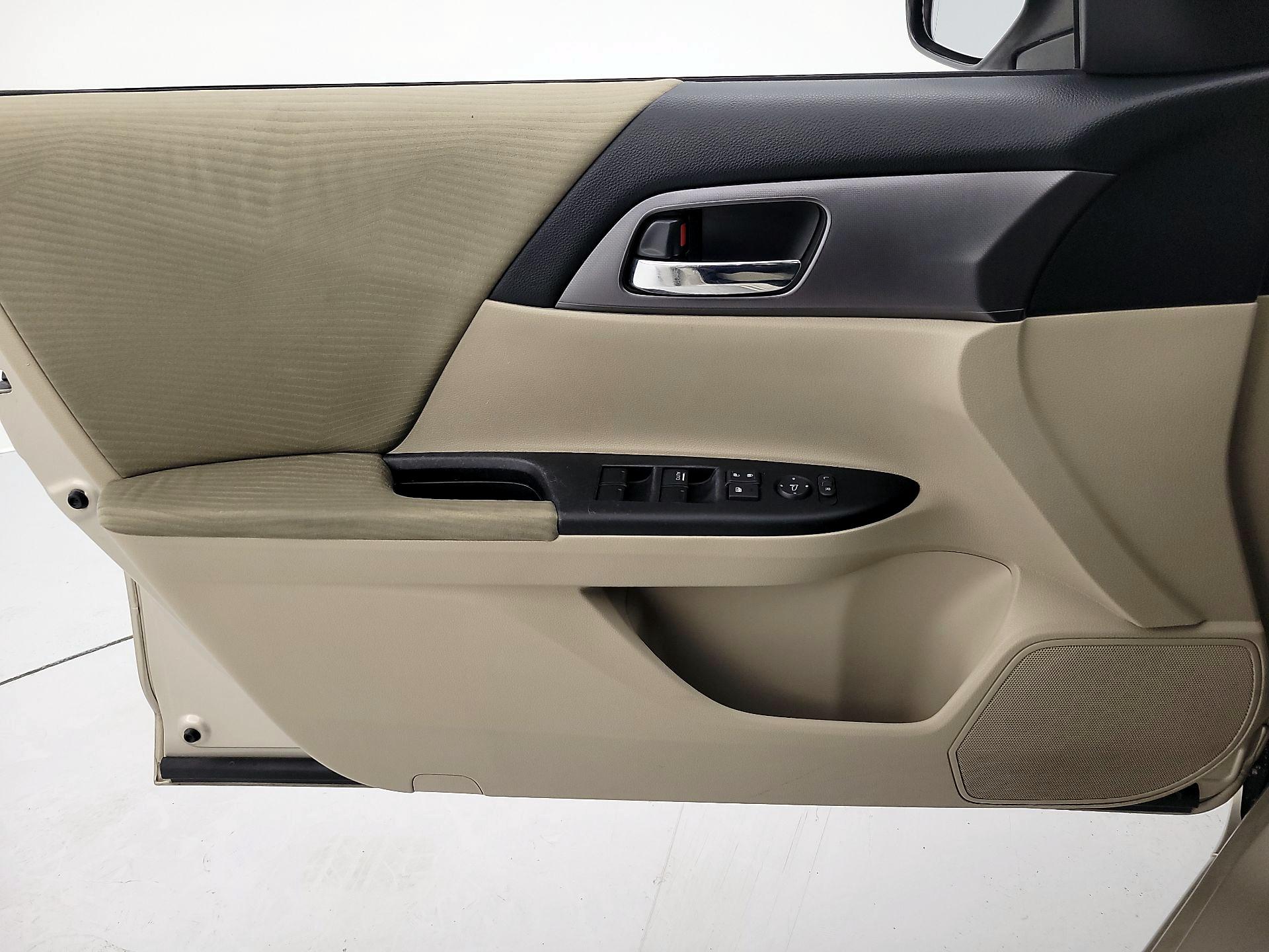 Thumbnail: 2015 Honda Accord - 12