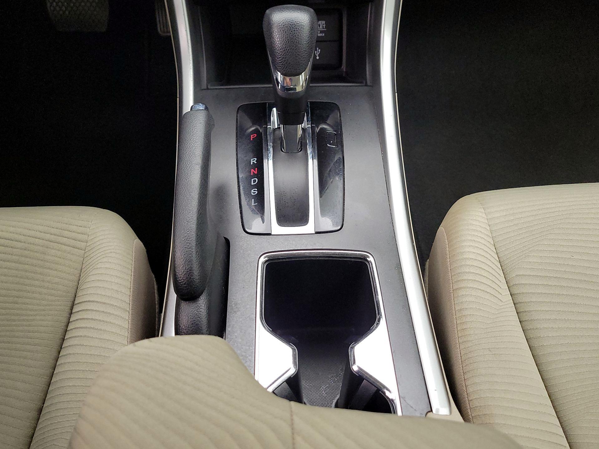 Thumbnail: 2015 Honda Accord - 17