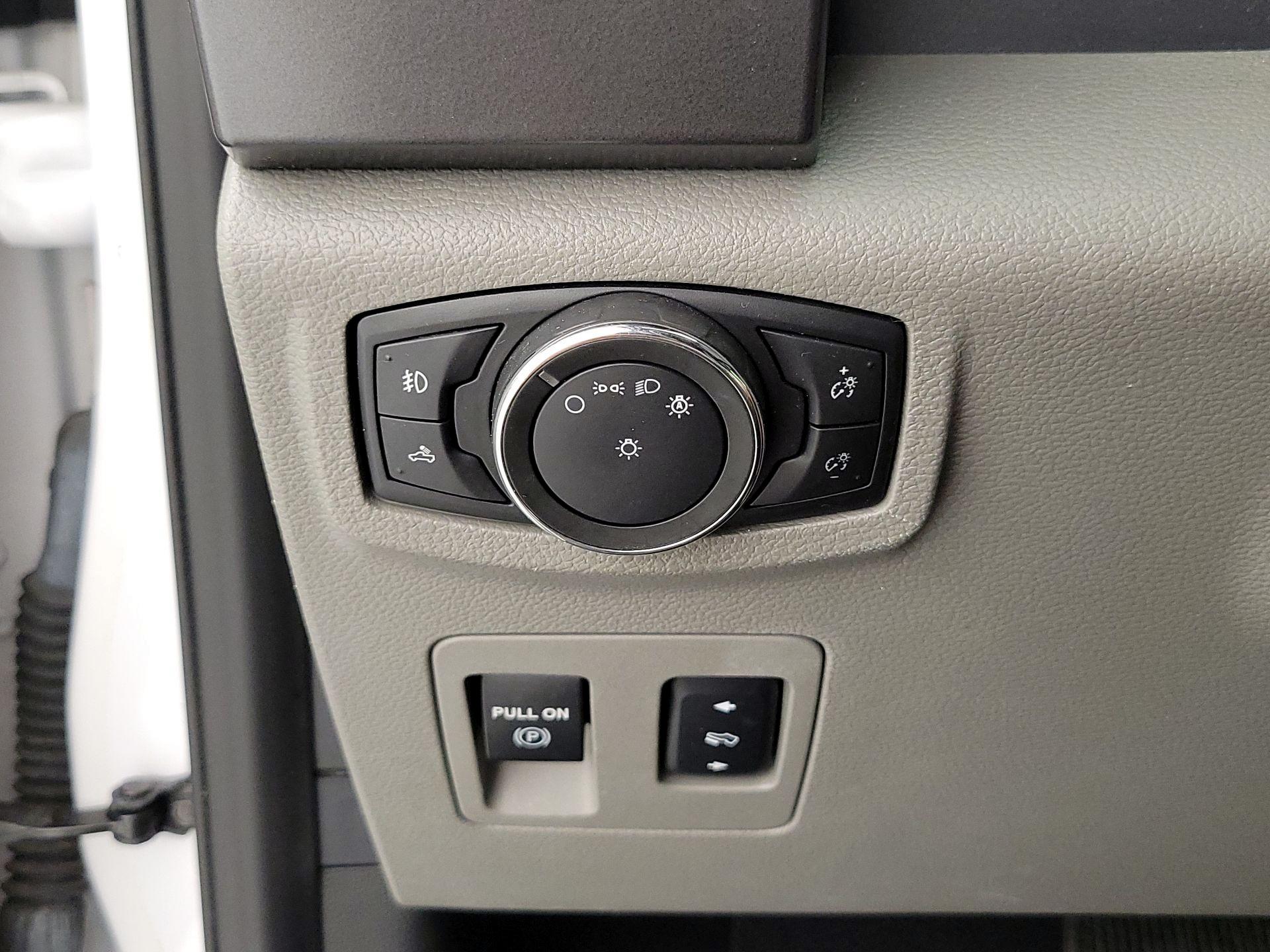 Thumbnail: 2016 Ford F-150 - 13