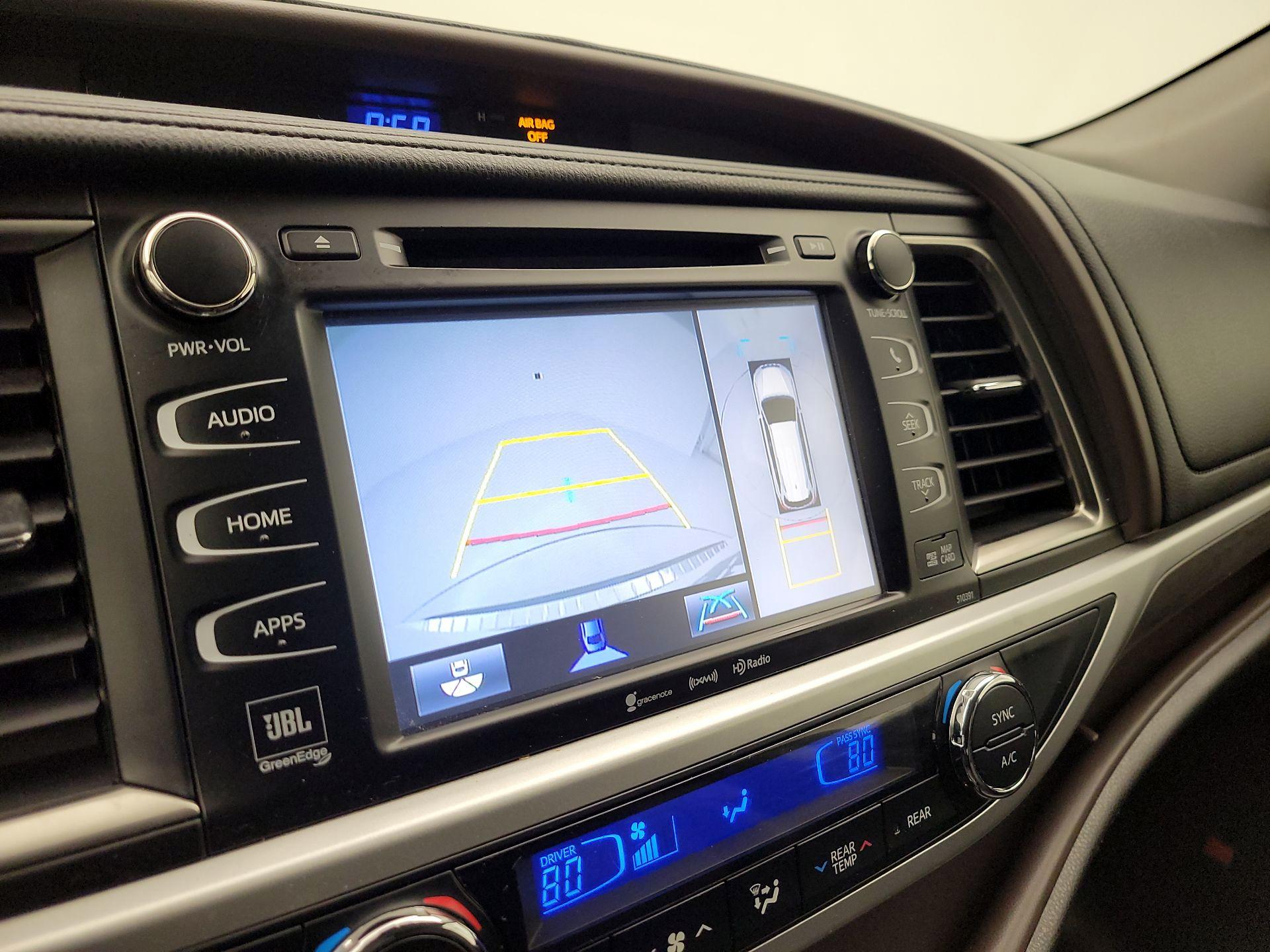 Thumbnail: 2019 Toyota Highlander - 14