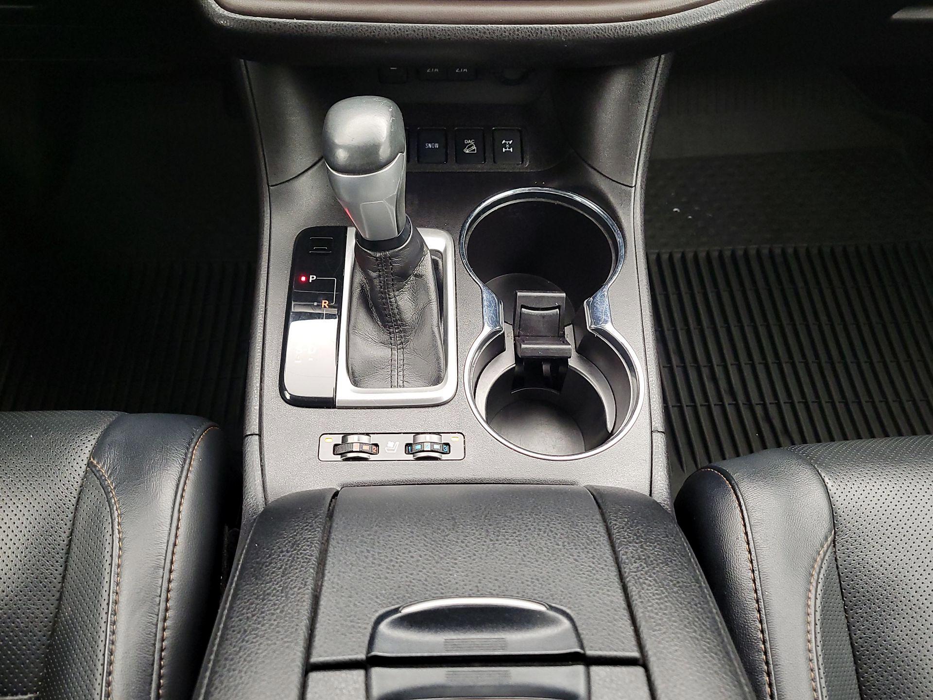 Thumbnail: 2019 Toyota Highlander - 17