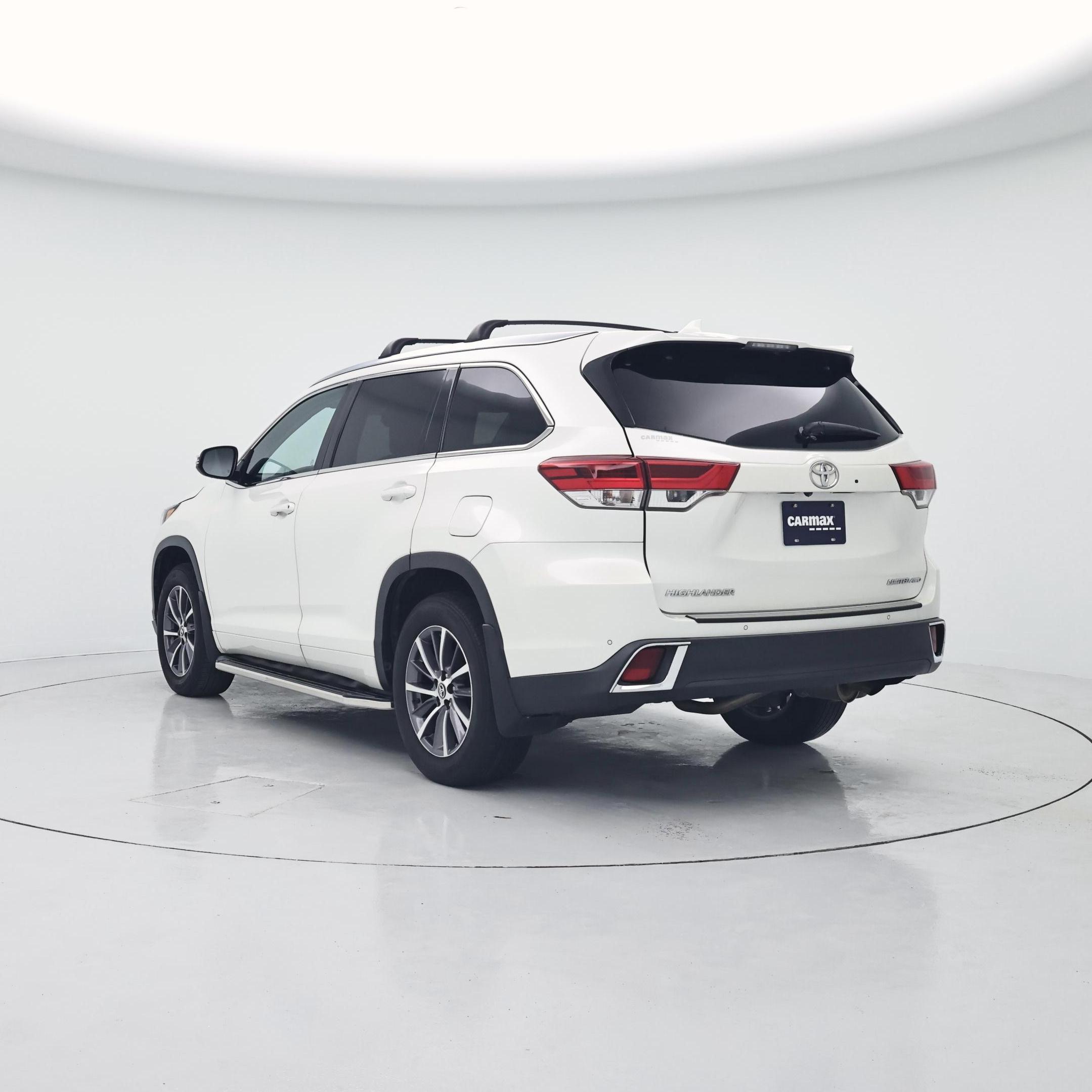Thumbnail: 2019 Toyota Highlander - 2