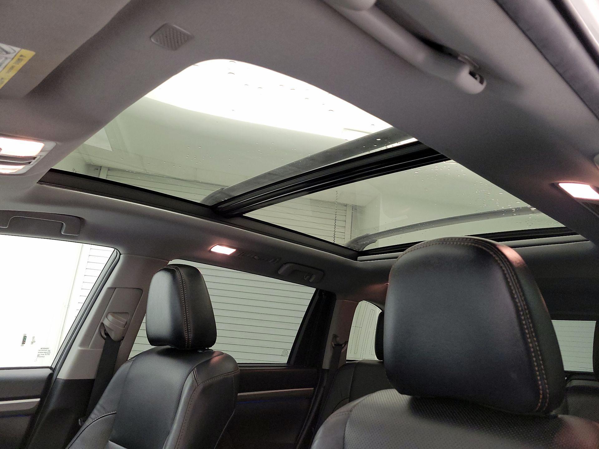 Thumbnail: 2019 Toyota Highlander - 19