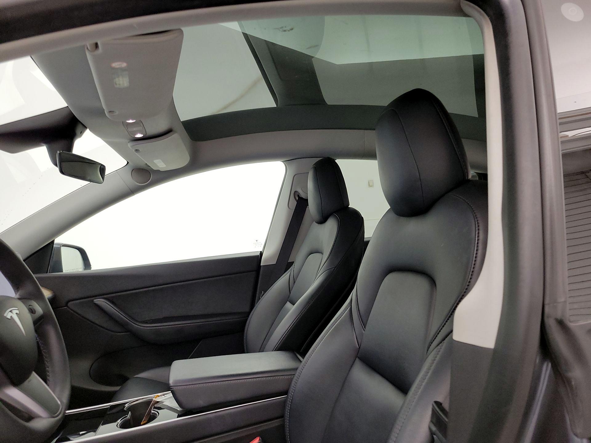 Thumbnail: 2021 Tesla Model Y - 19