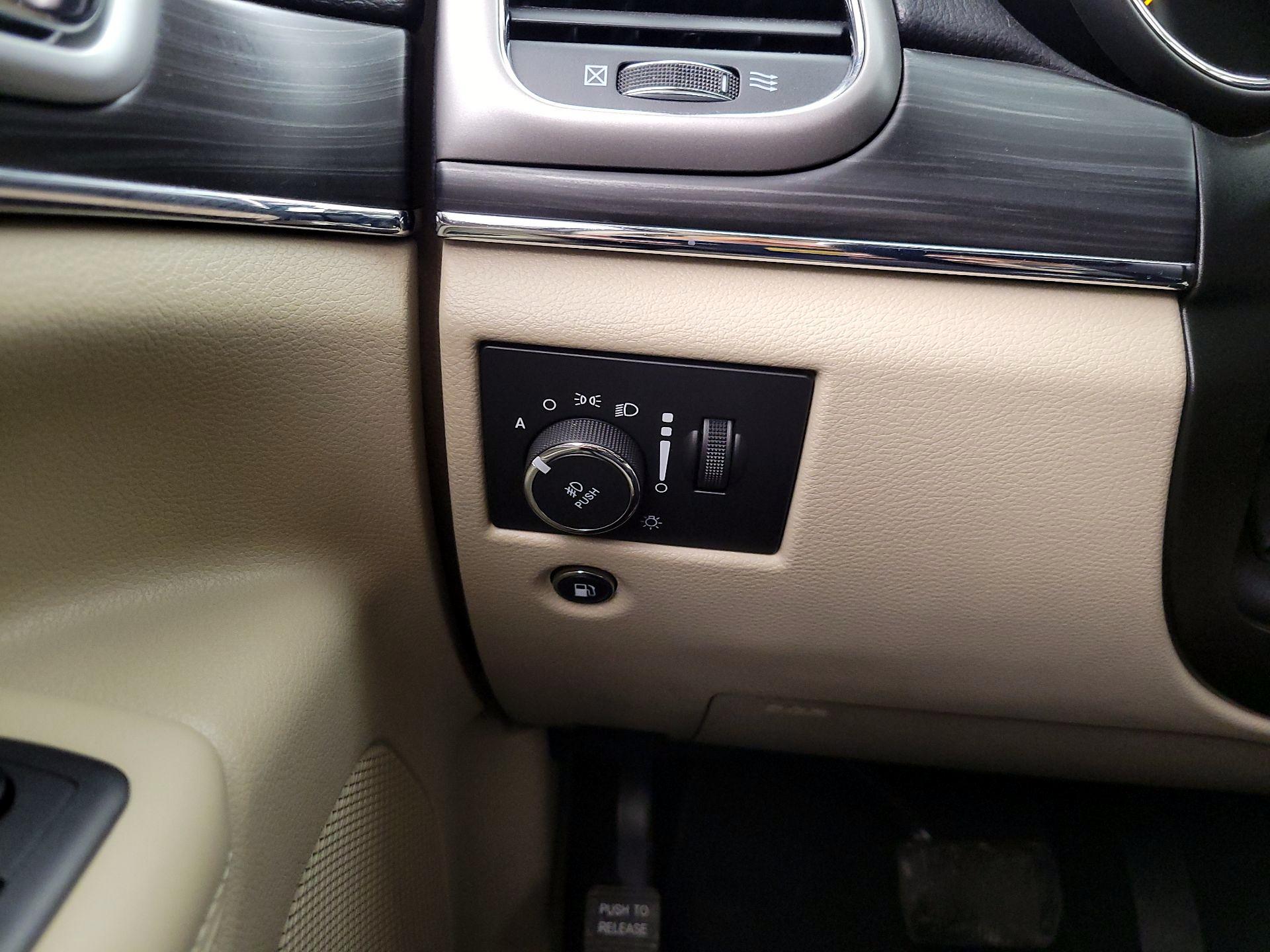 Thumbnail: 2020 Jeep Grand Cherokee - 13