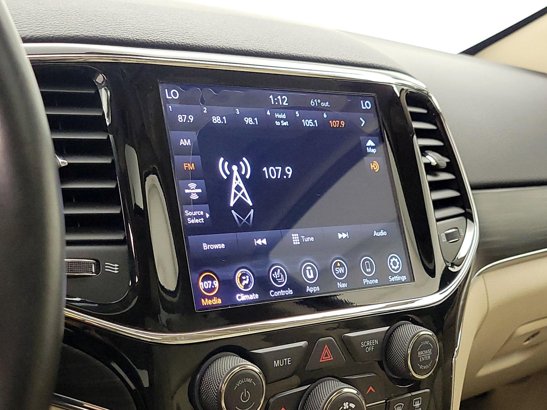 Thumbnail: 2020 Jeep Grand Cherokee - 16