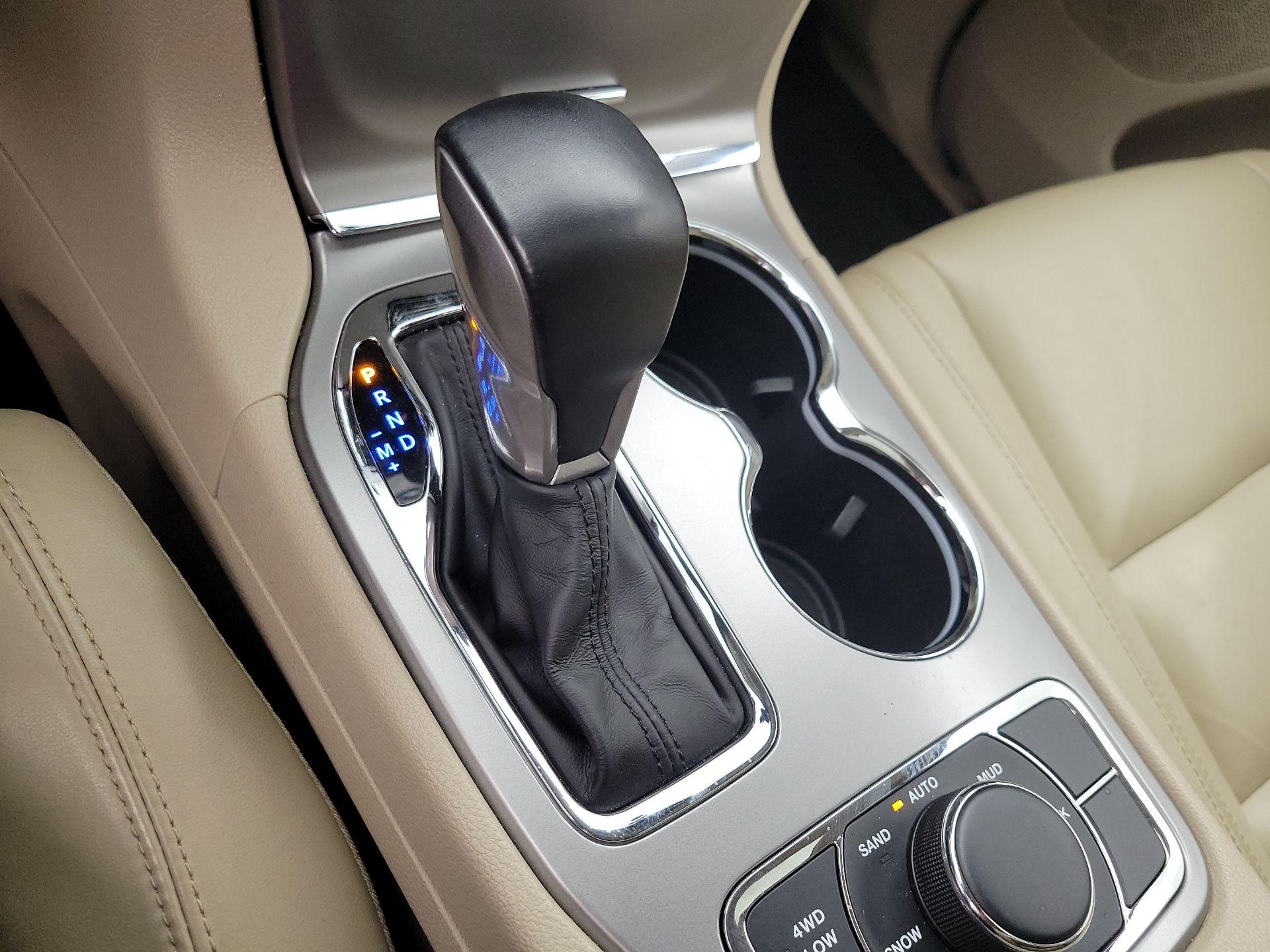 Thumbnail: 2020 Jeep Grand Cherokee - 18