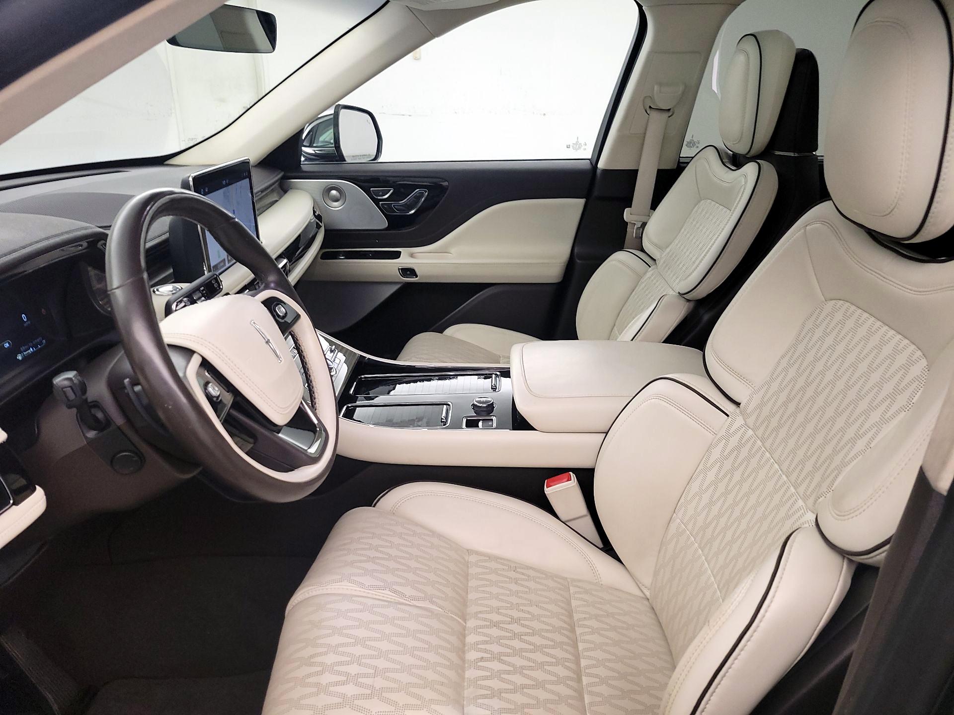 Thumbnail: 2020 Lincoln Aviator - 11