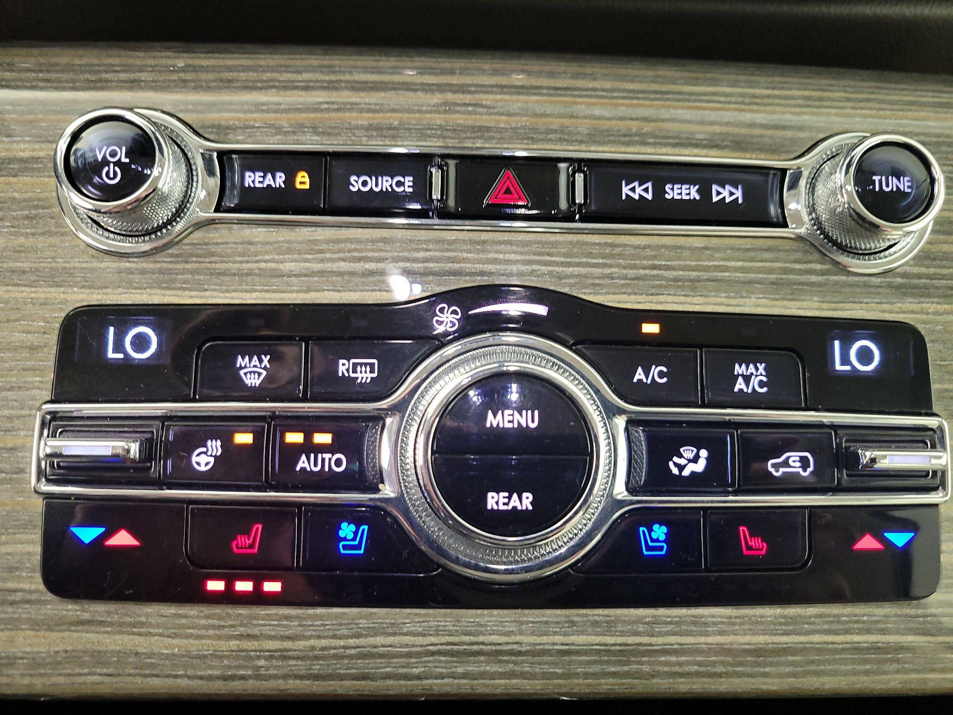 Thumbnail: 2020 Lincoln Aviator - 17