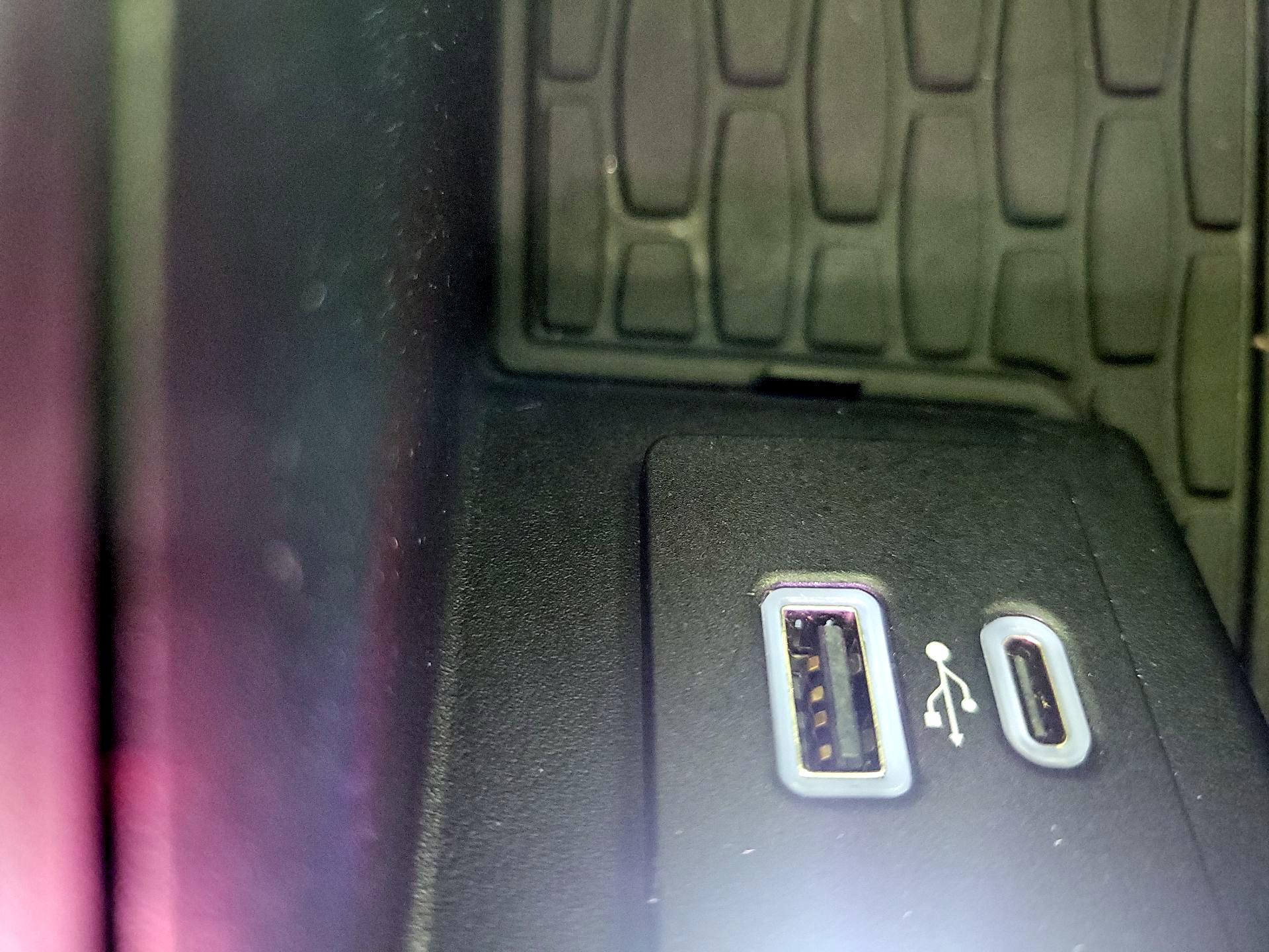 Thumbnail: 2020 Lincoln Aviator - 19