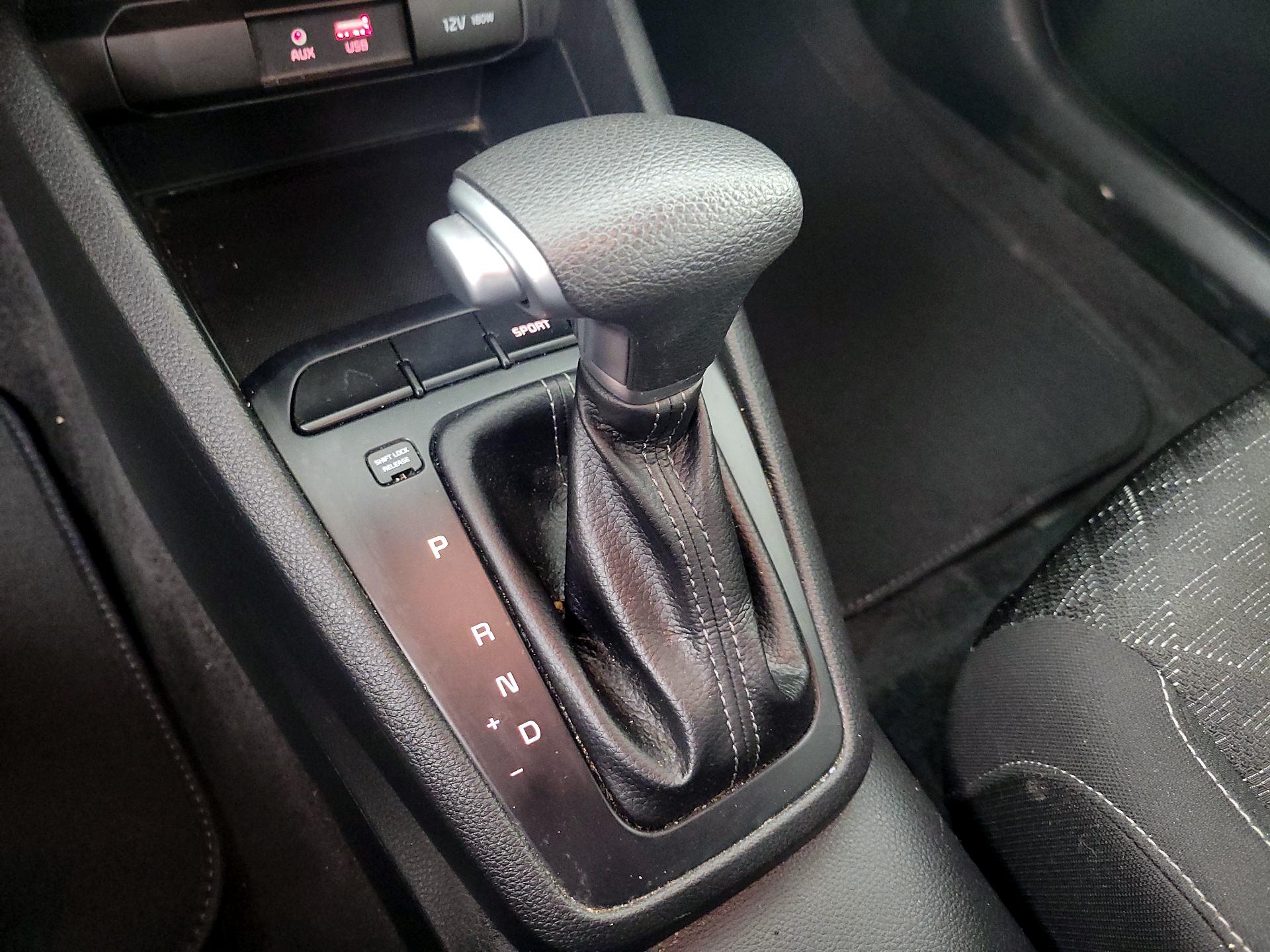 Thumbnail: 2020 Kia Rio - 17