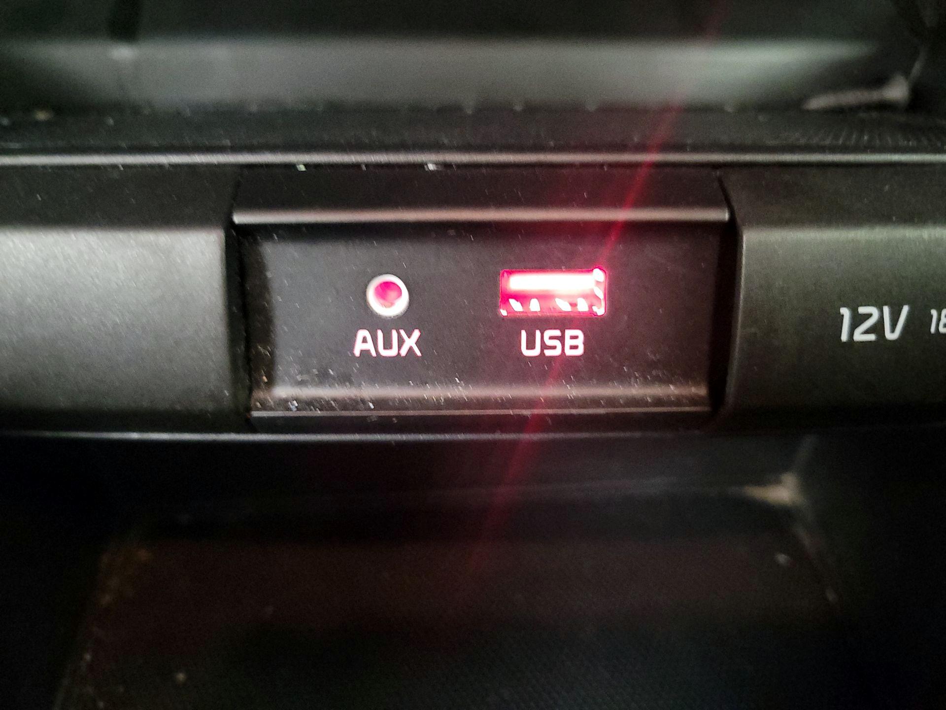 Thumbnail: 2020 Kia Rio - 18