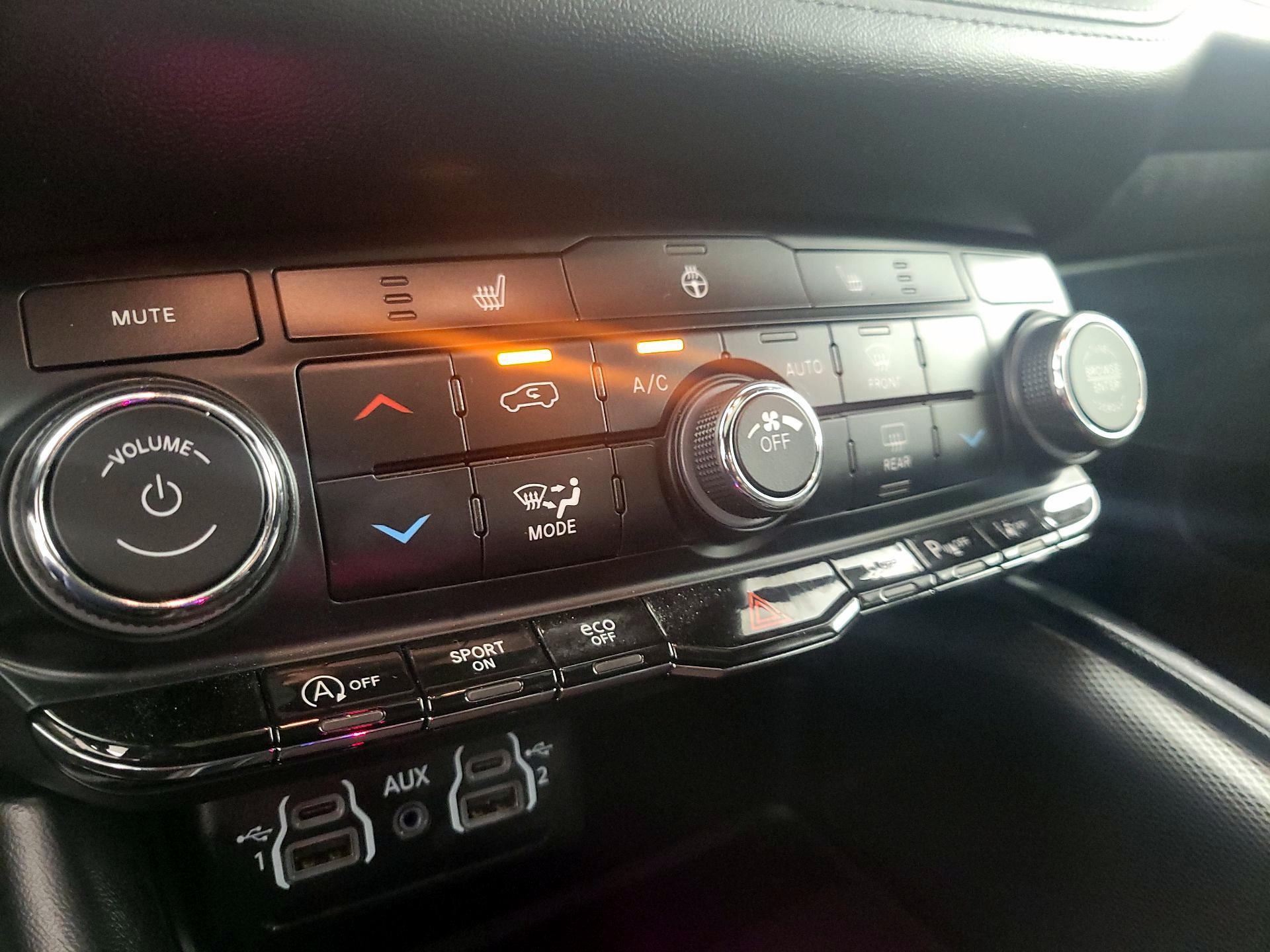 Thumbnail: 2022 Dodge Durango - 16