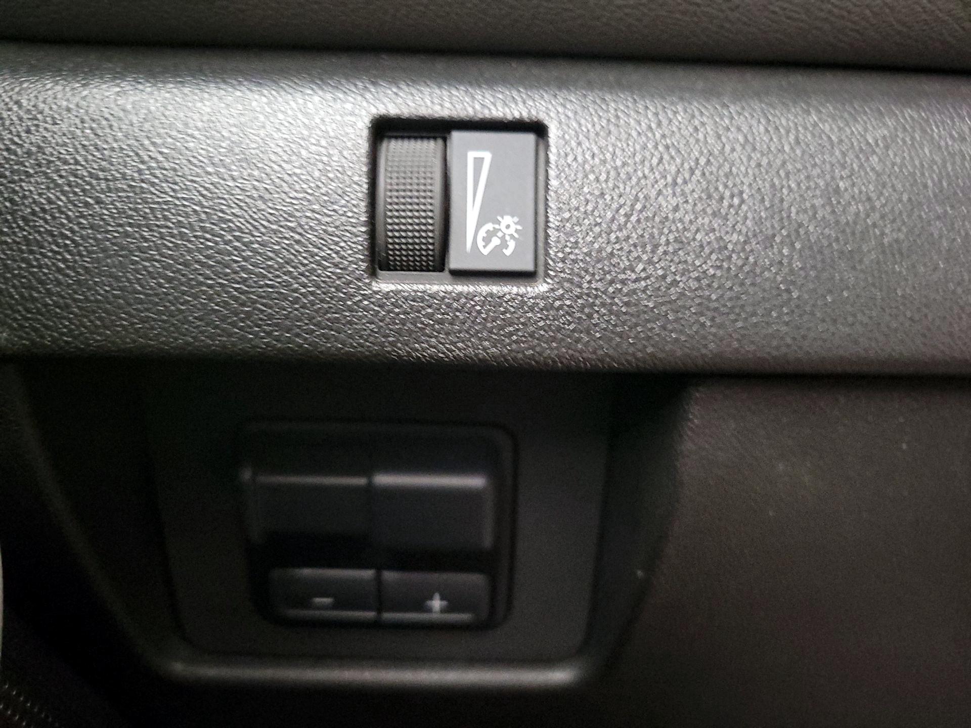 Thumbnail: 2024 Chevrolet Colorado - 13