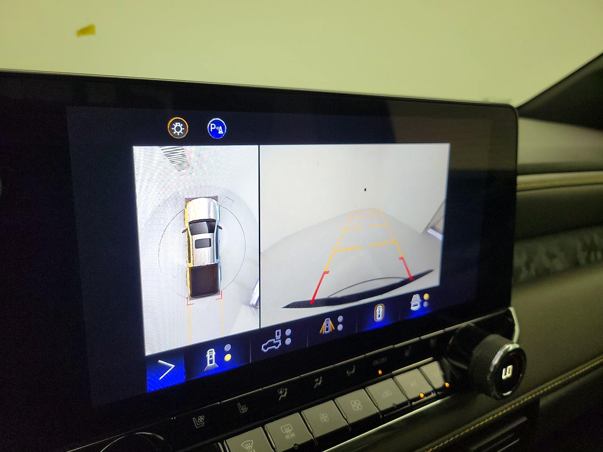 Thumbnail: 2024 Chevrolet Colorado - 14