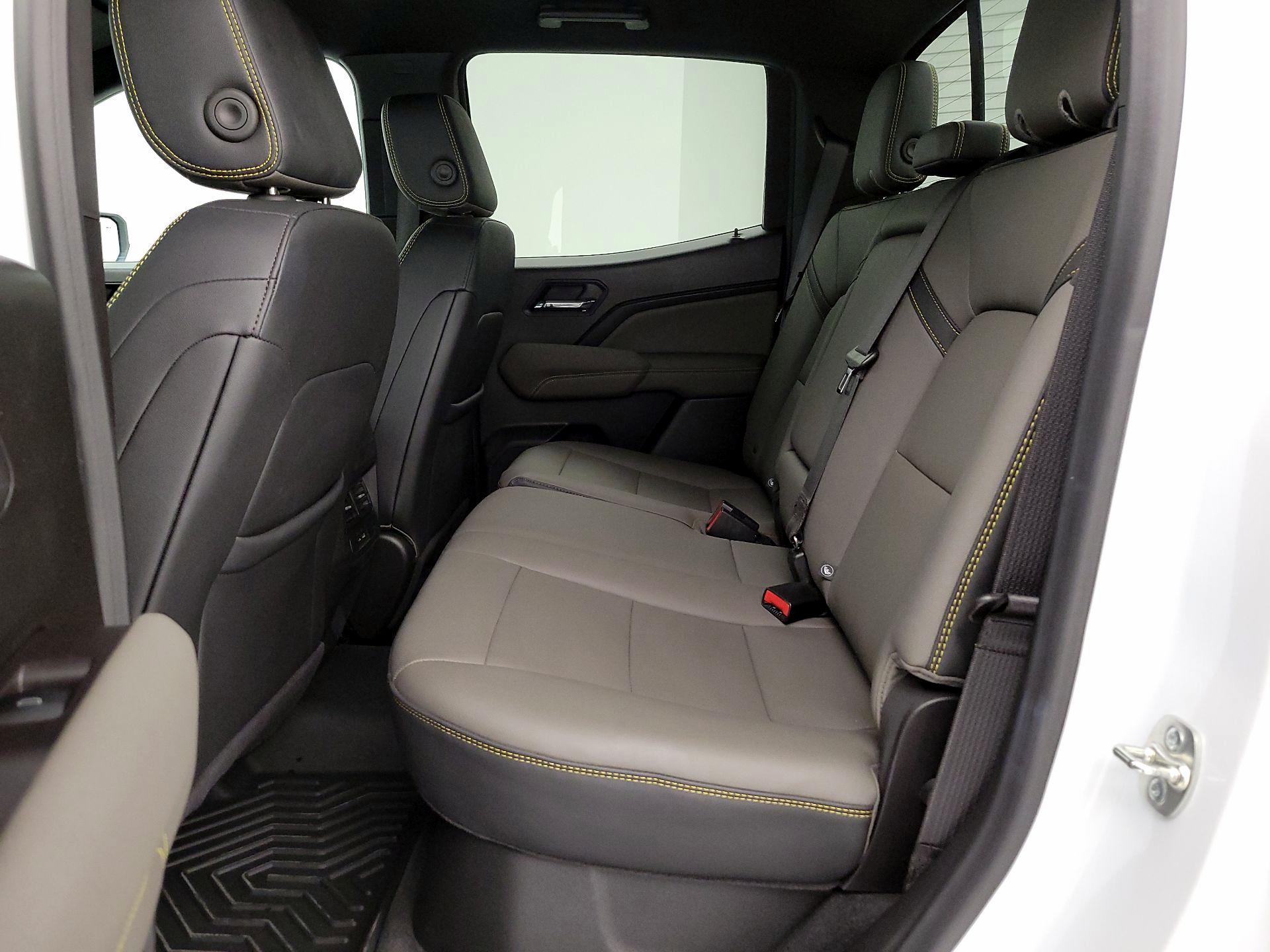 Thumbnail: 2024 Chevrolet Colorado - 19