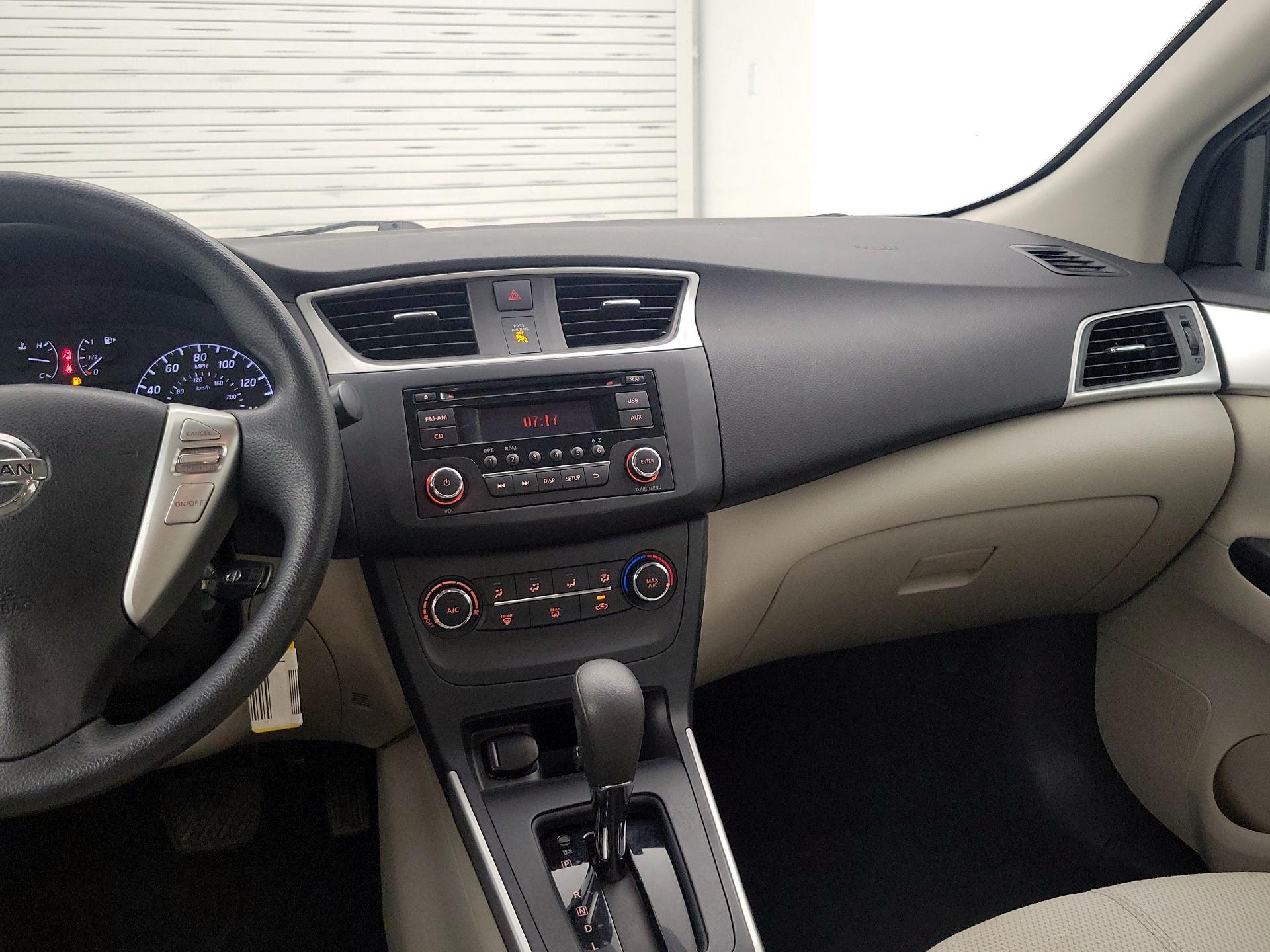 Thumbnail: 2017 Nissan Sentra - 9