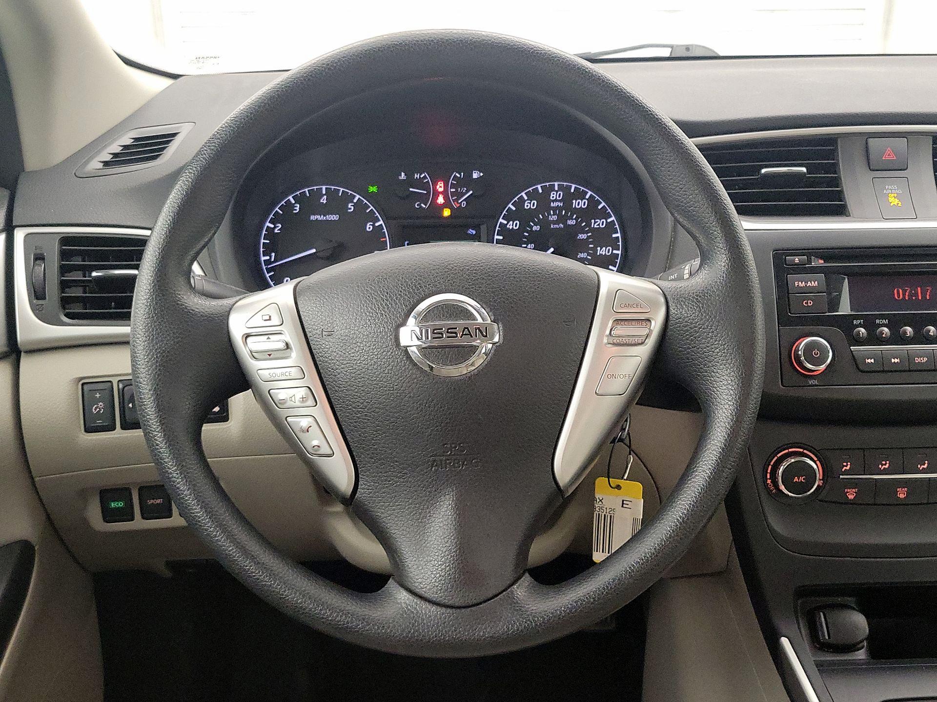 Thumbnail: 2017 Nissan Sentra - 10