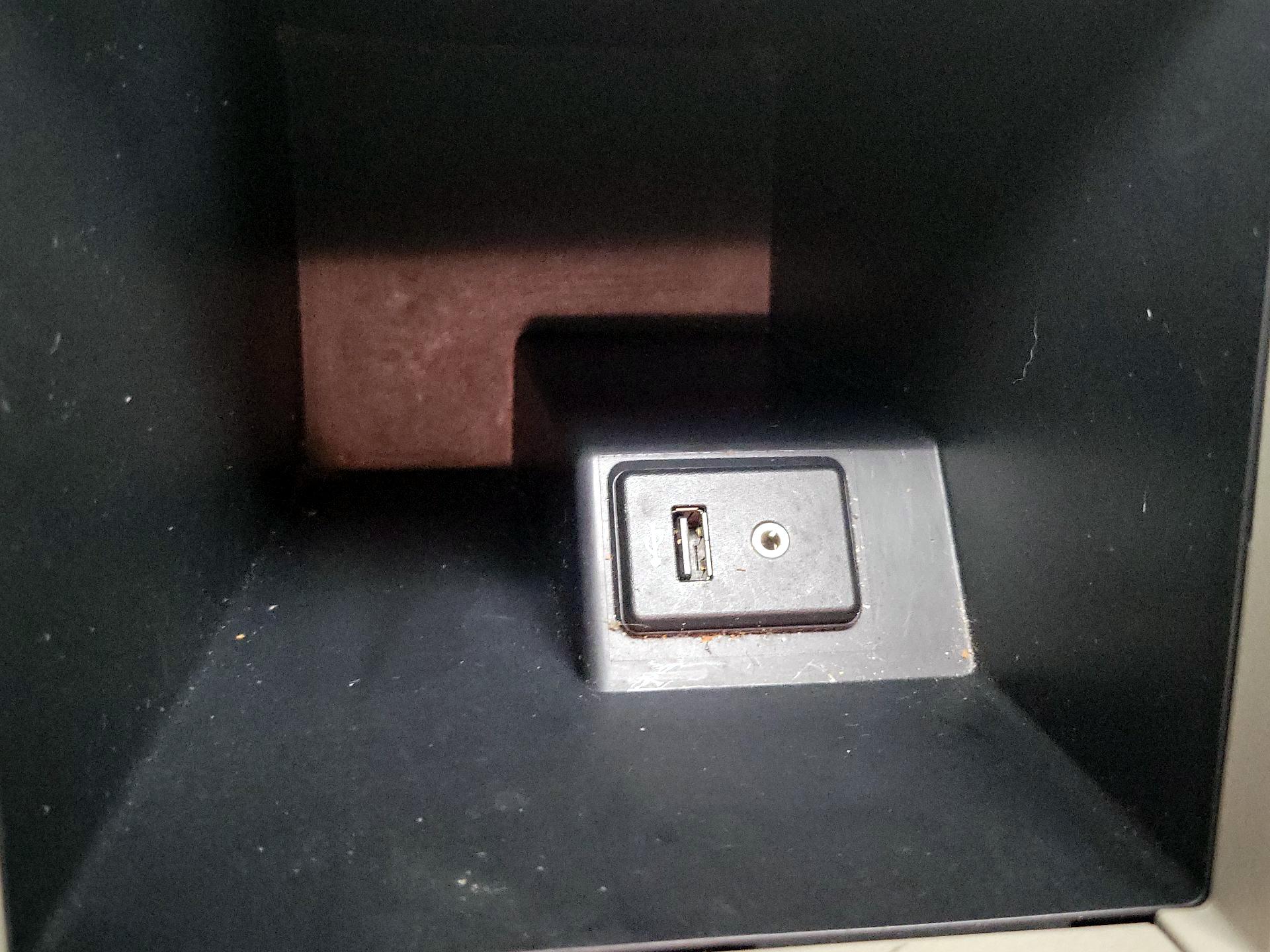 Thumbnail: 2017 Nissan Sentra - 17