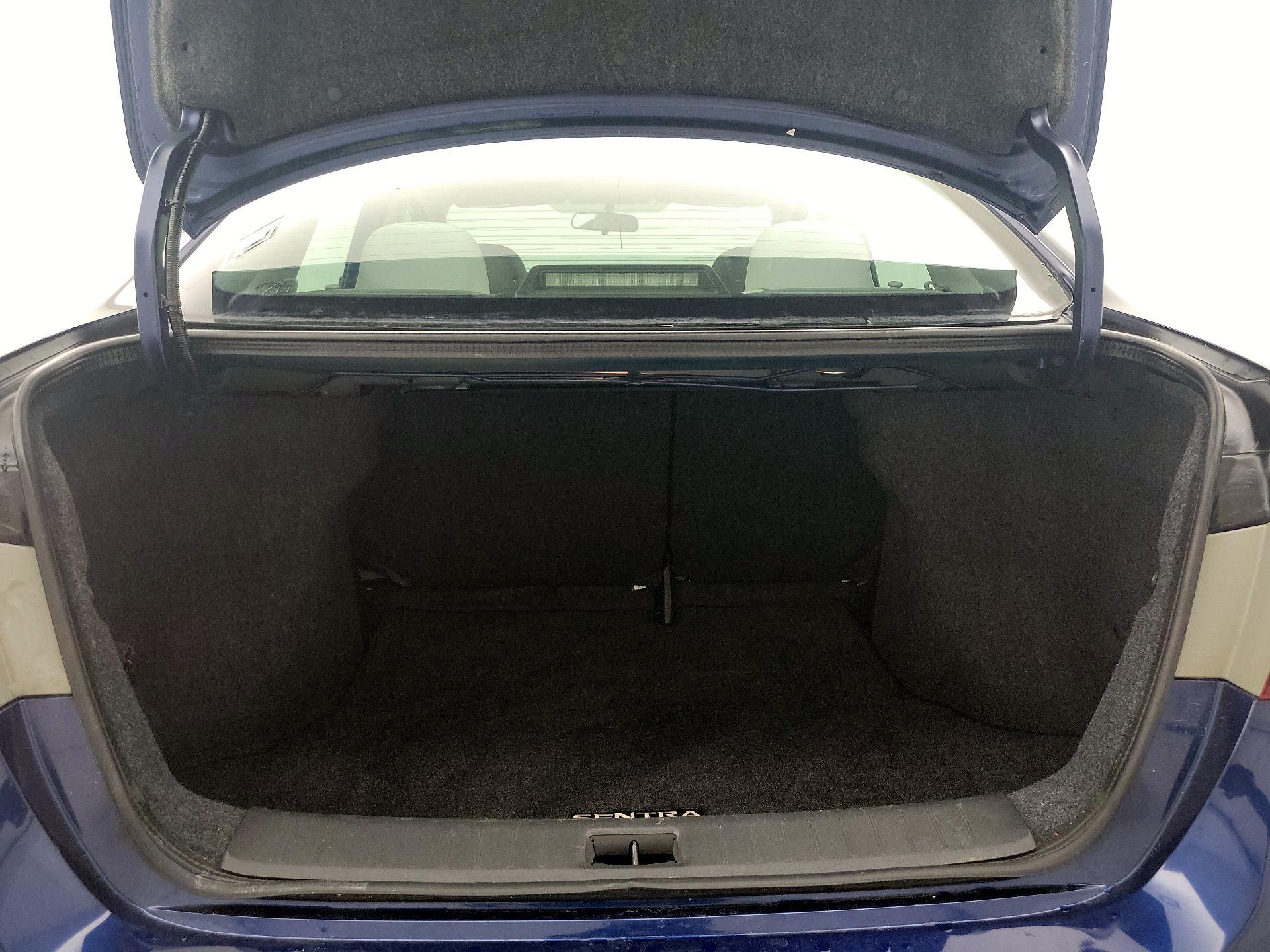 Thumbnail: 2017 Nissan Sentra - 19