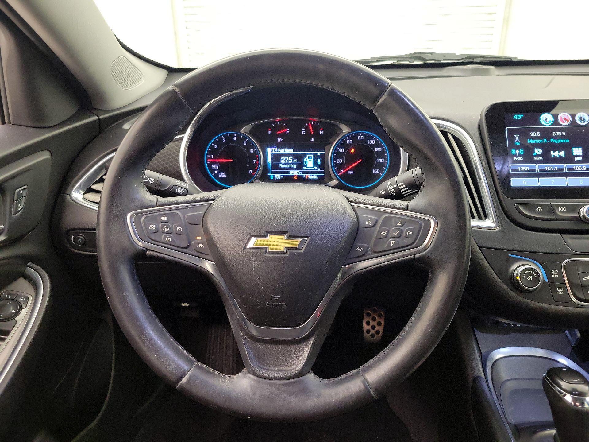 Thumbnail: 2017 Chevrolet Malibu - 10