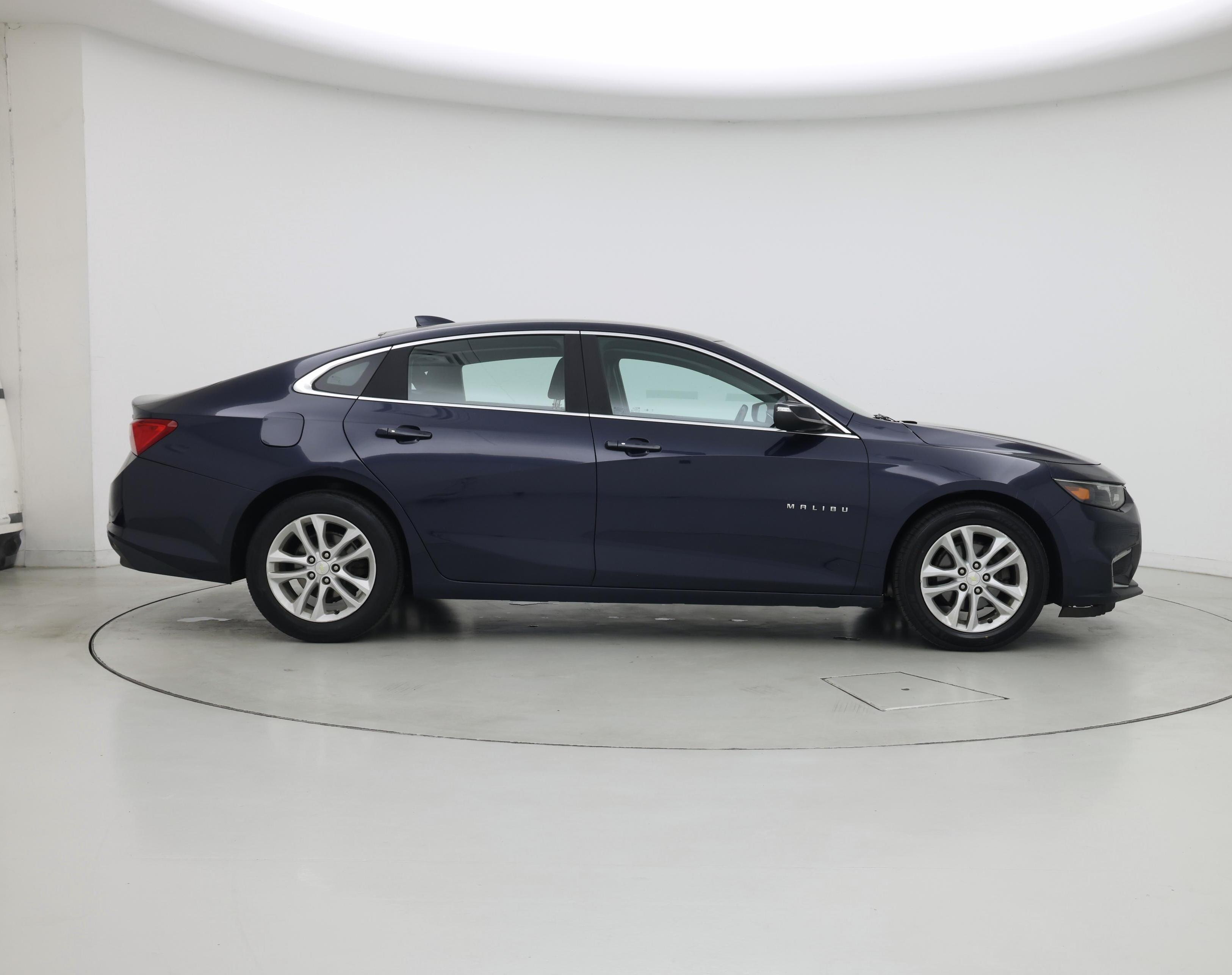 Thumbnail: 2017 Chevrolet Malibu - 7