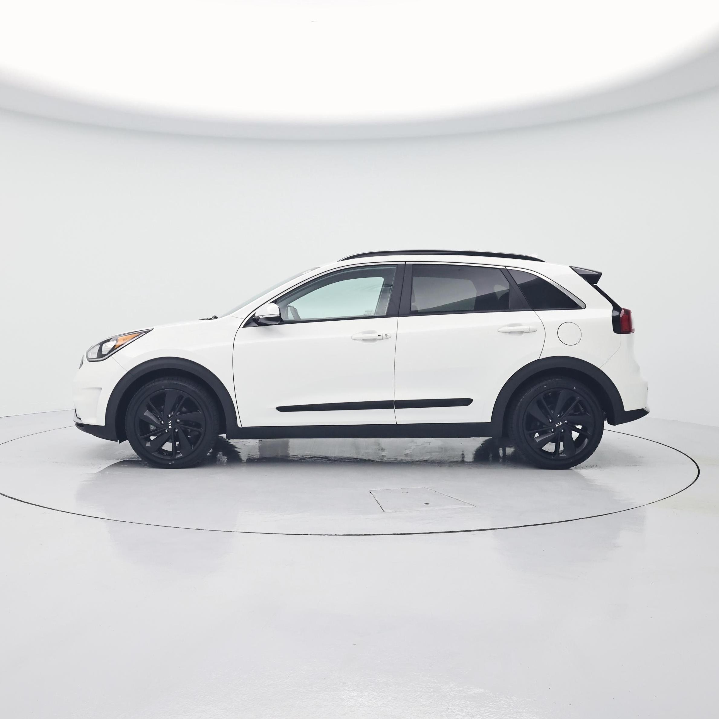 Thumbnail: 2019 Kia Niro - 3