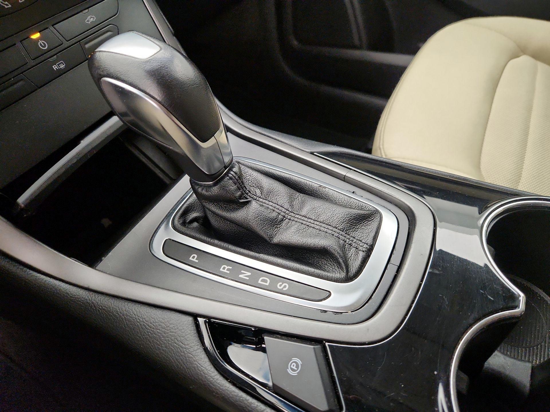 Thumbnail: 2018 Ford Edge - 17