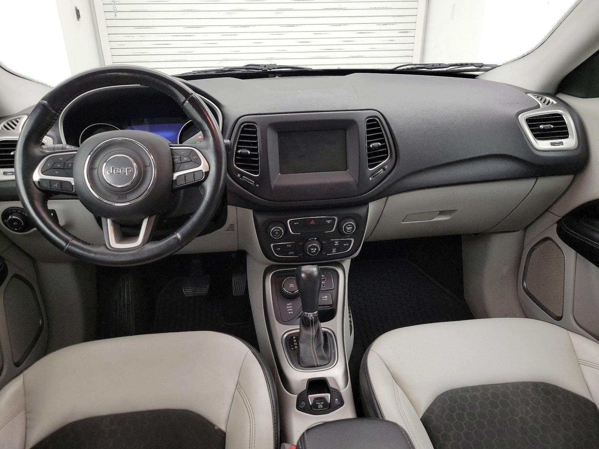 Thumbnail: 2018 Jeep Compass - 9