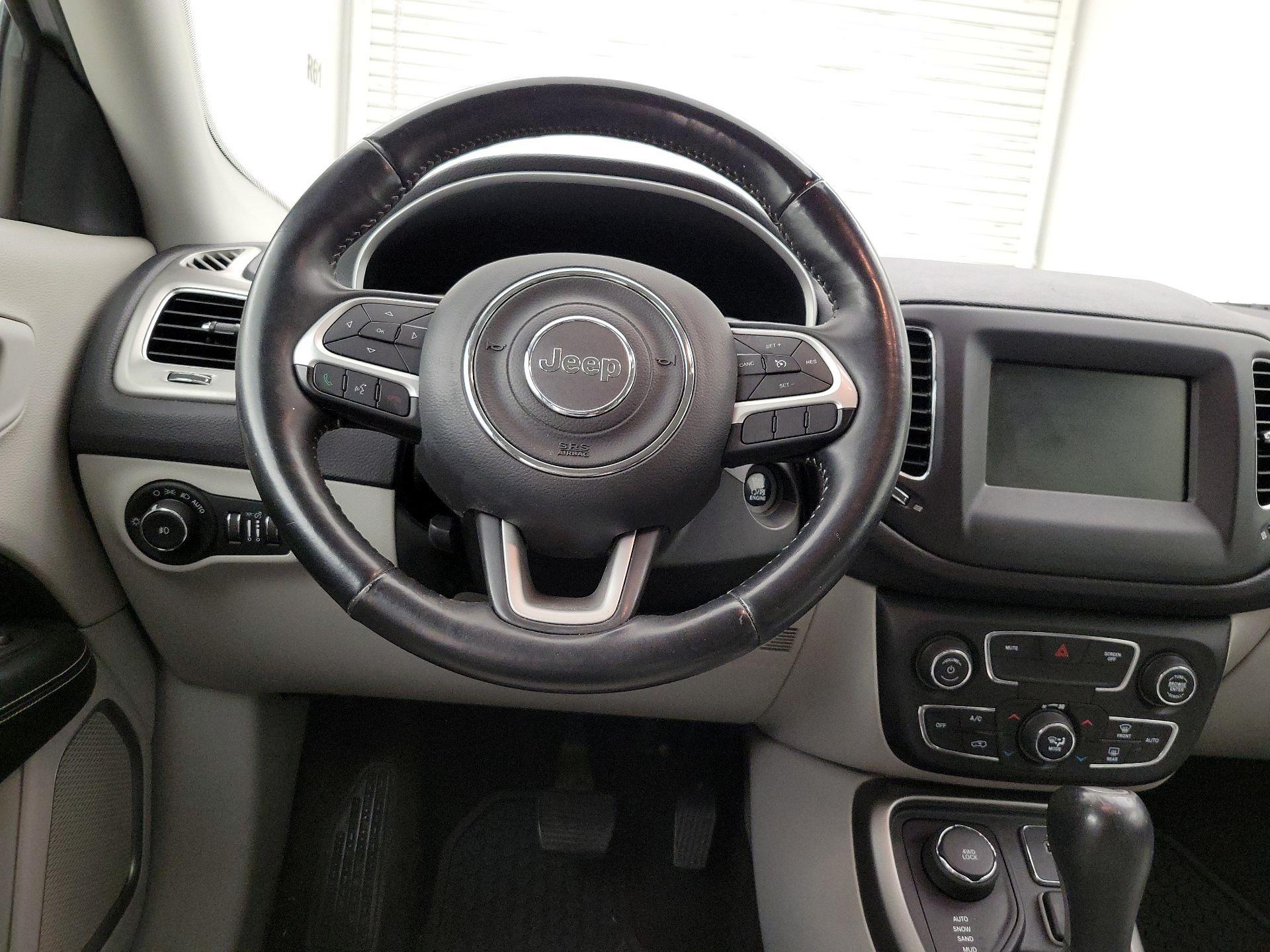 Thumbnail: 2018 Jeep Compass - 10