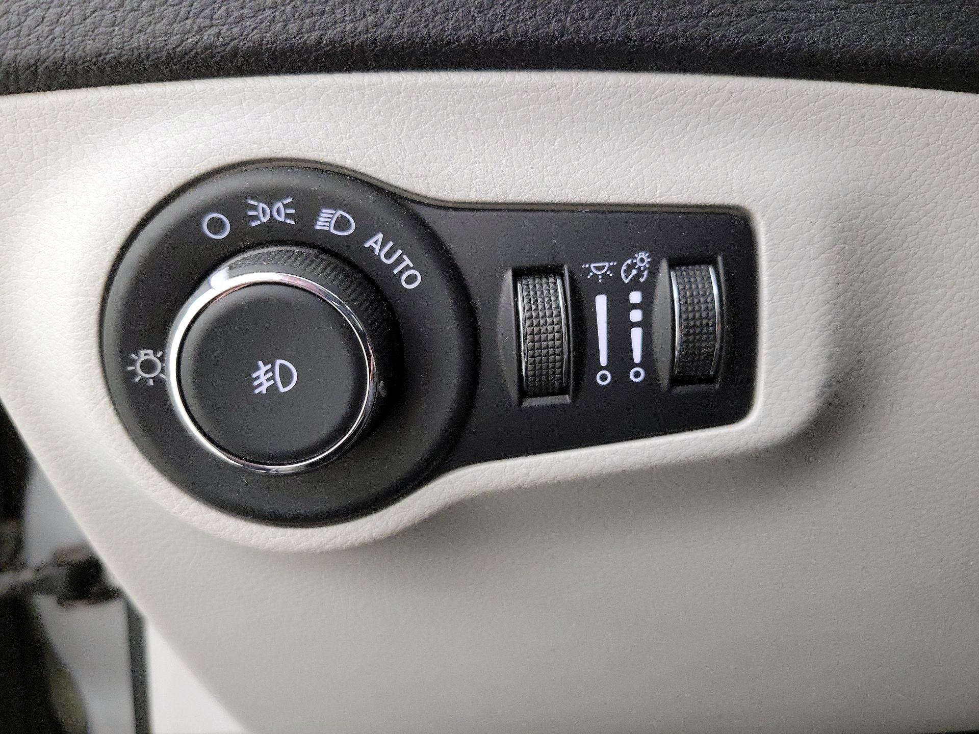 Thumbnail: 2018 Jeep Compass - 13
