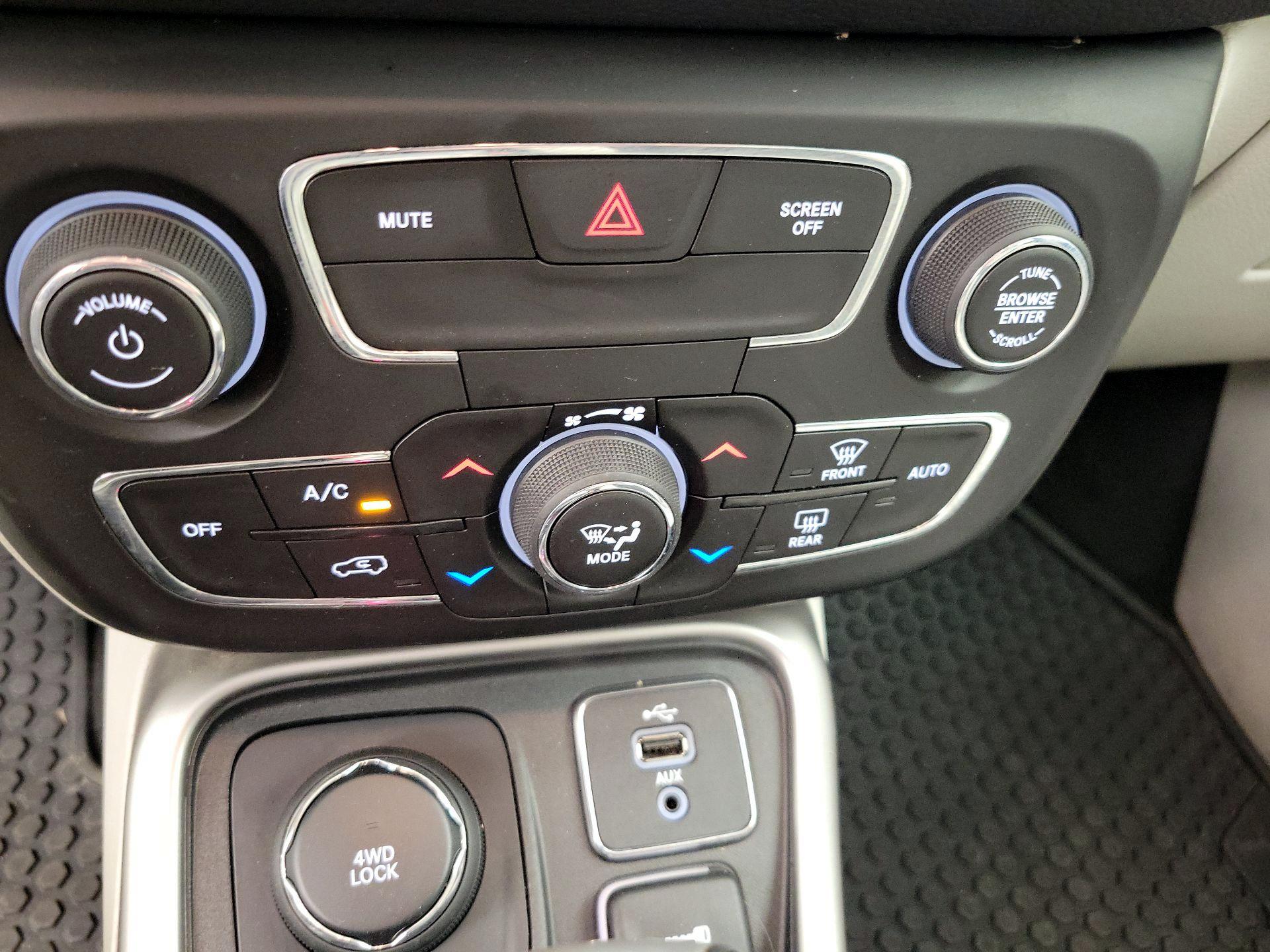 Thumbnail: 2018 Jeep Compass - 17