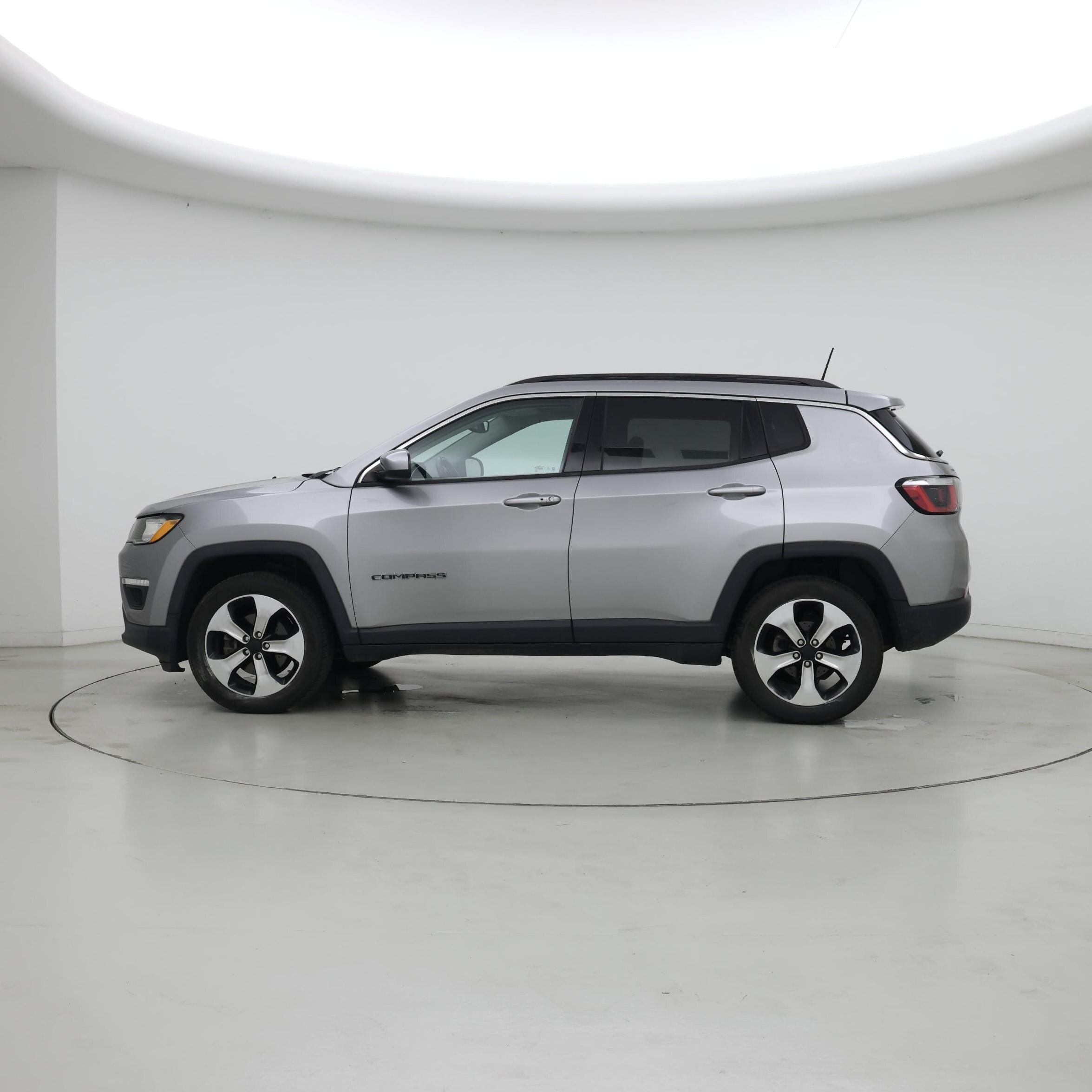 Thumbnail: 2018 Jeep Compass - 3