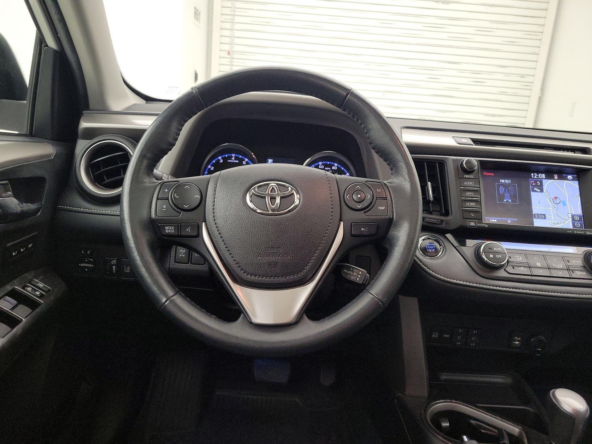 Thumbnail: 2018 Toyota RAV4 - 10
