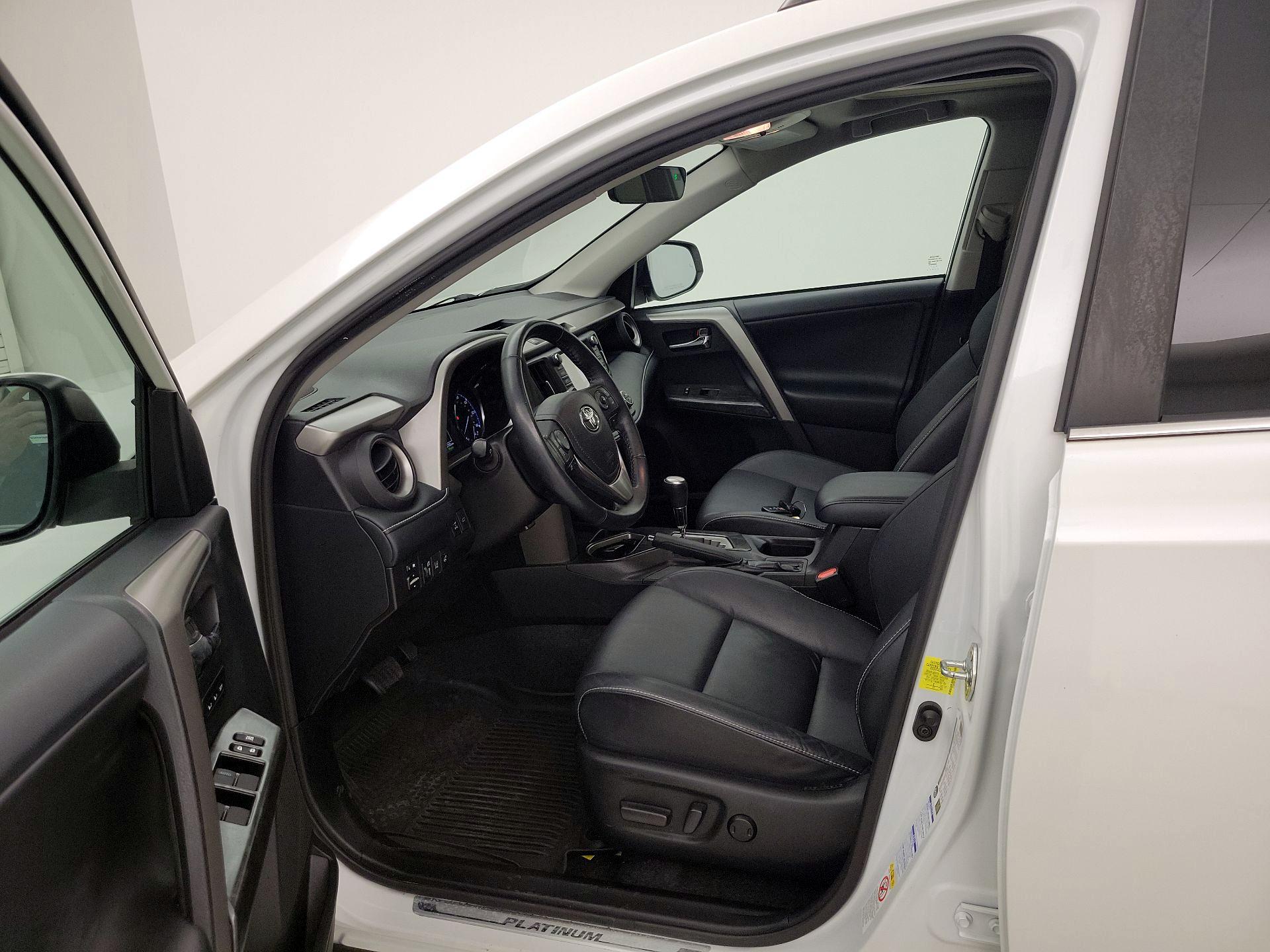 Thumbnail: 2018 Toyota RAV4 - 11