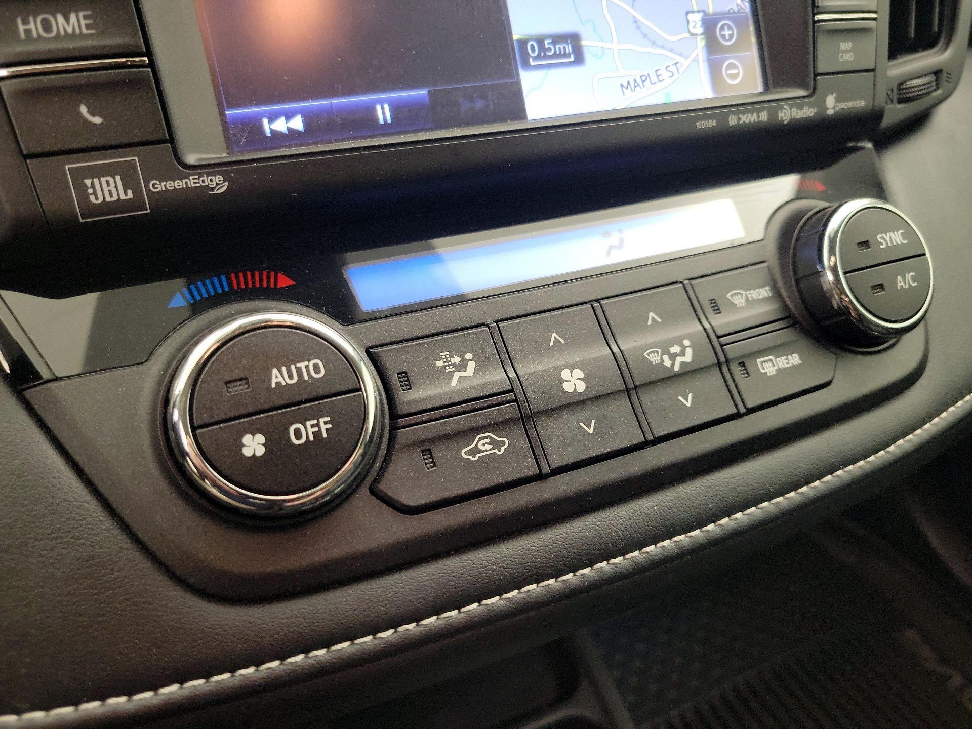 Thumbnail: 2018 Toyota RAV4 - 17