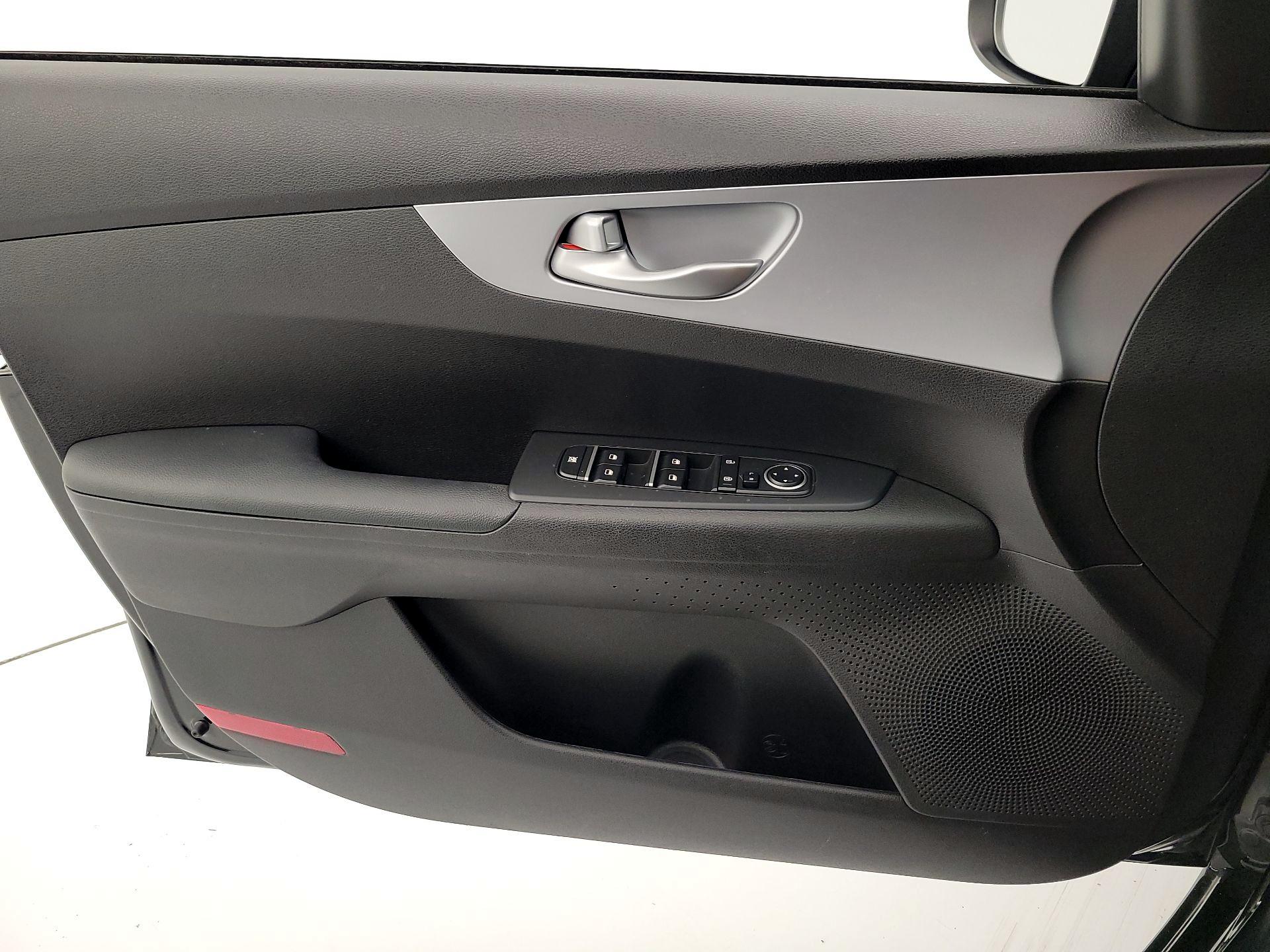 Thumbnail: 2023 Kia Forte - 12