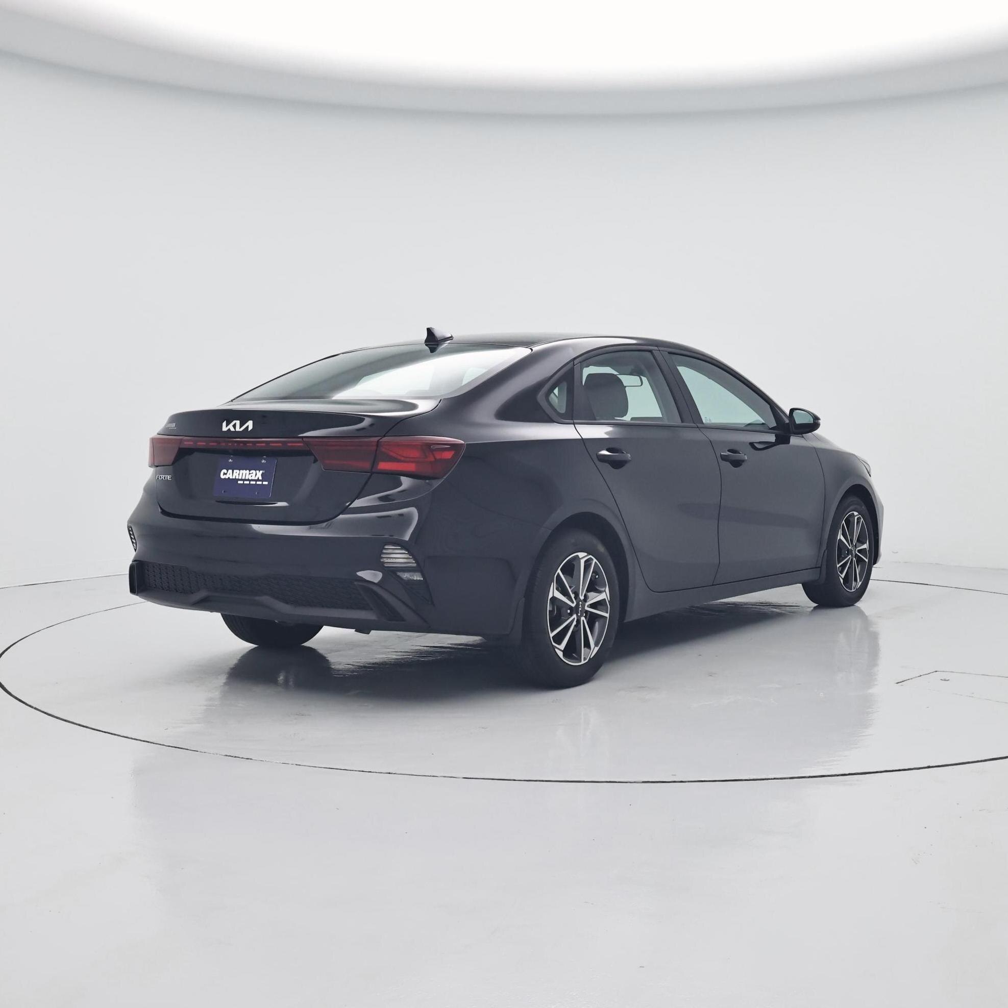 Thumbnail: 2023 Kia Forte - 8