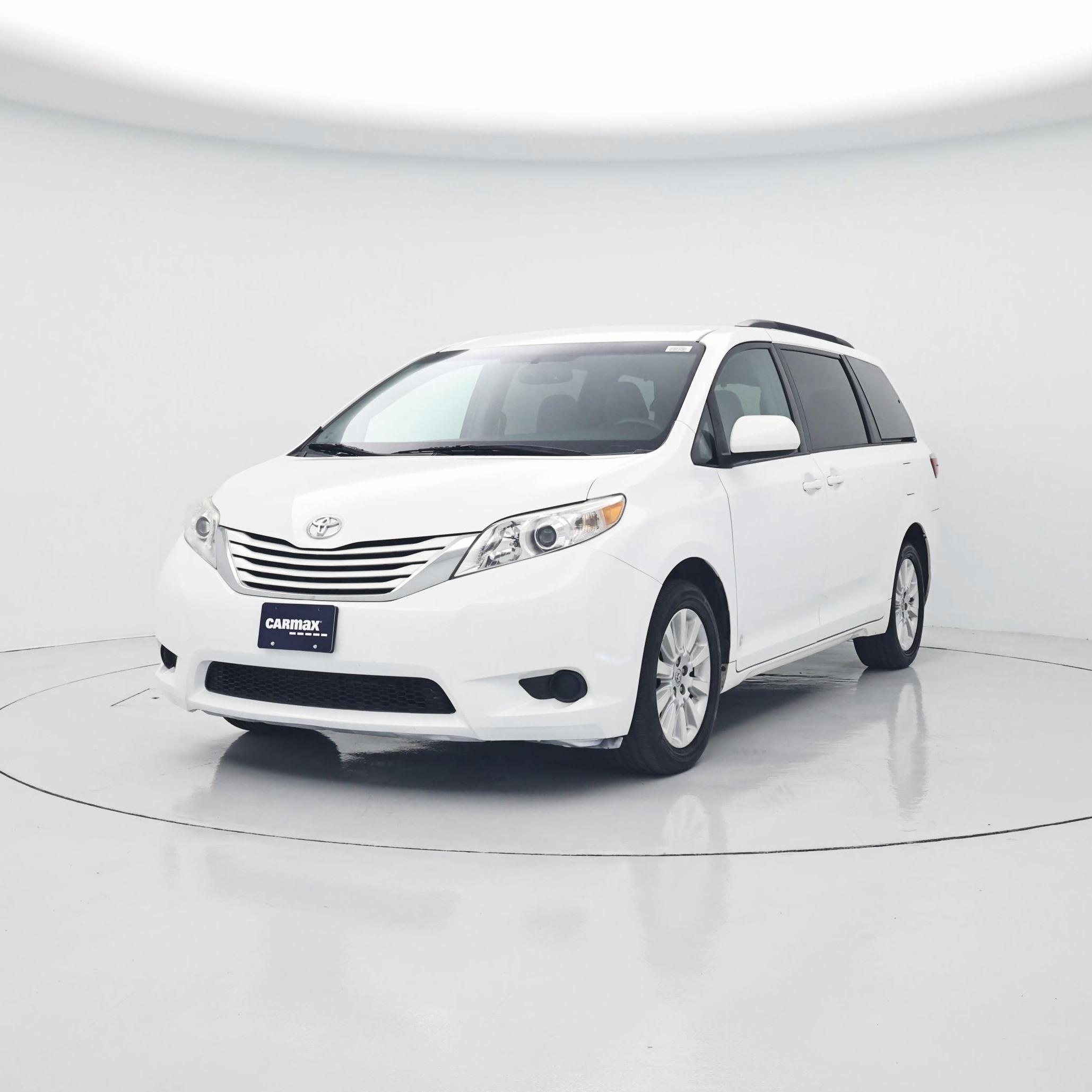 Thumbnail: 2015 Toyota Sienna - 4