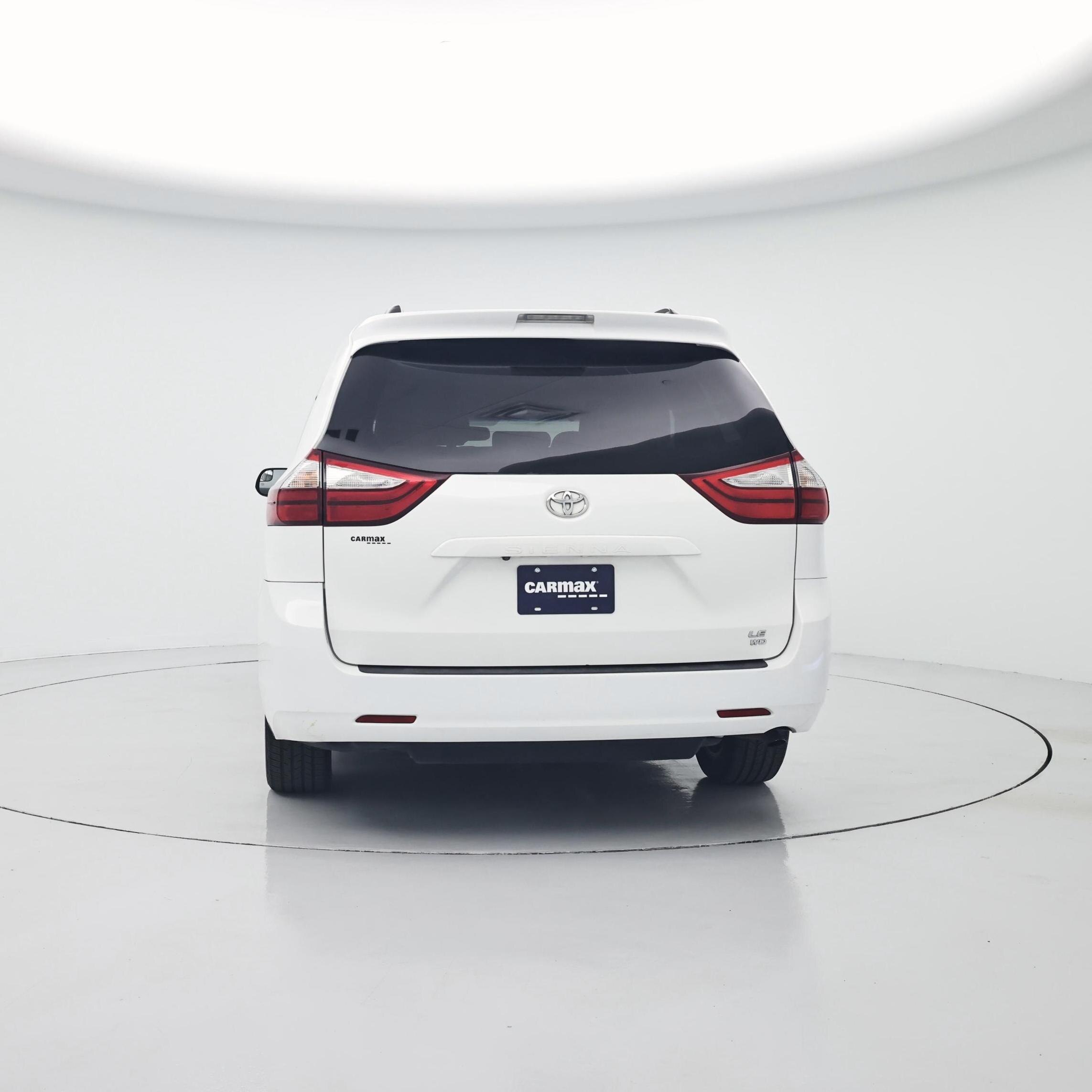 Thumbnail: 2015 Toyota Sienna - 6