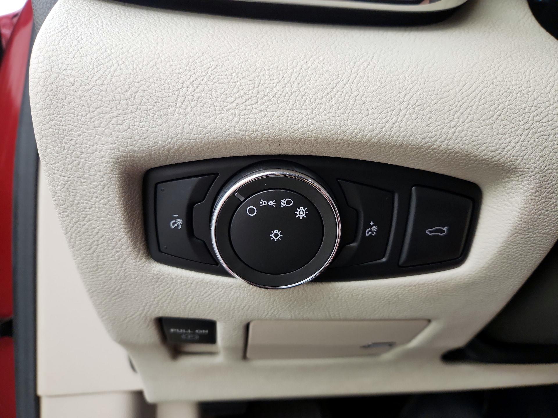 Thumbnail: 2017 Lincoln Continental - 13