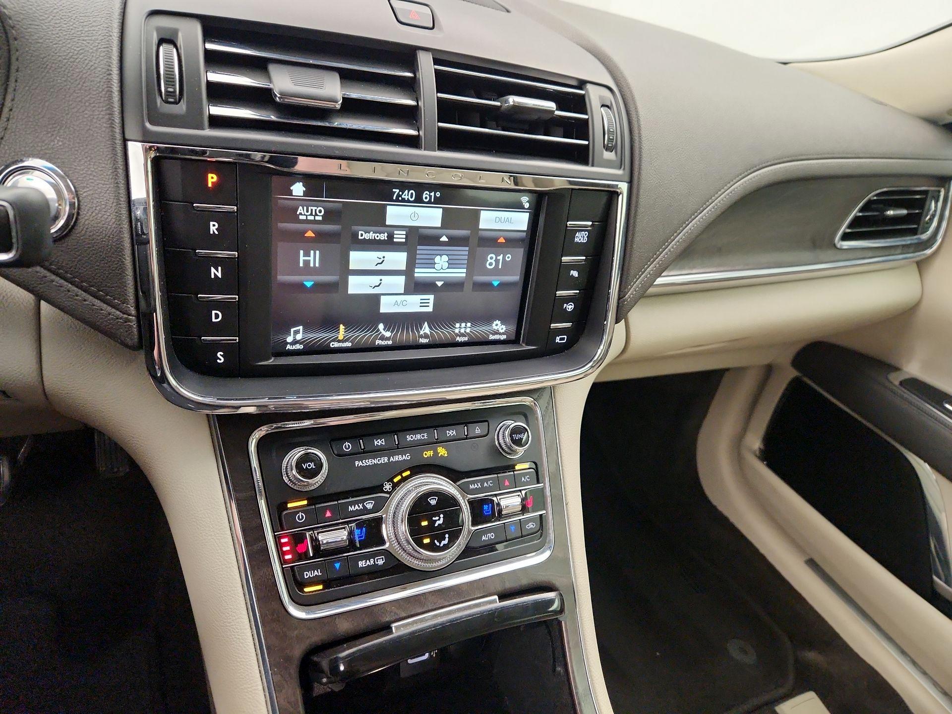 Thumbnail: 2017 Lincoln Continental - 16