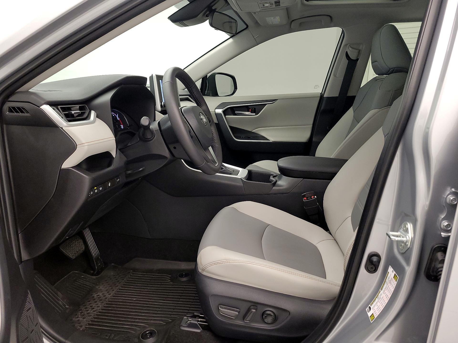 Thumbnail: 2024 Toyota RAV4 - 11