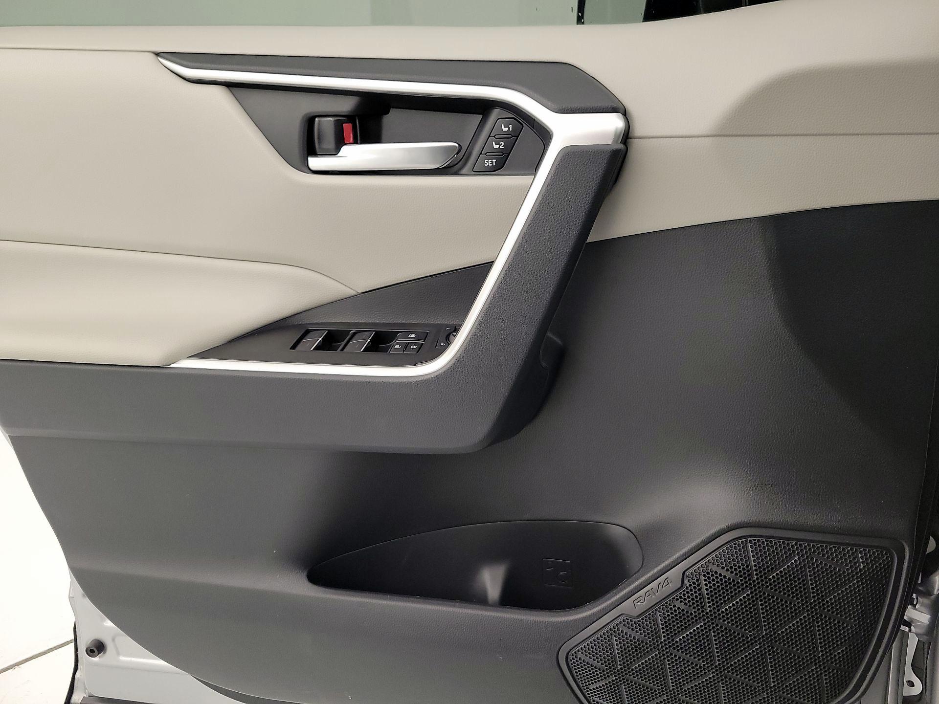 Thumbnail: 2024 Toyota RAV4 - 12