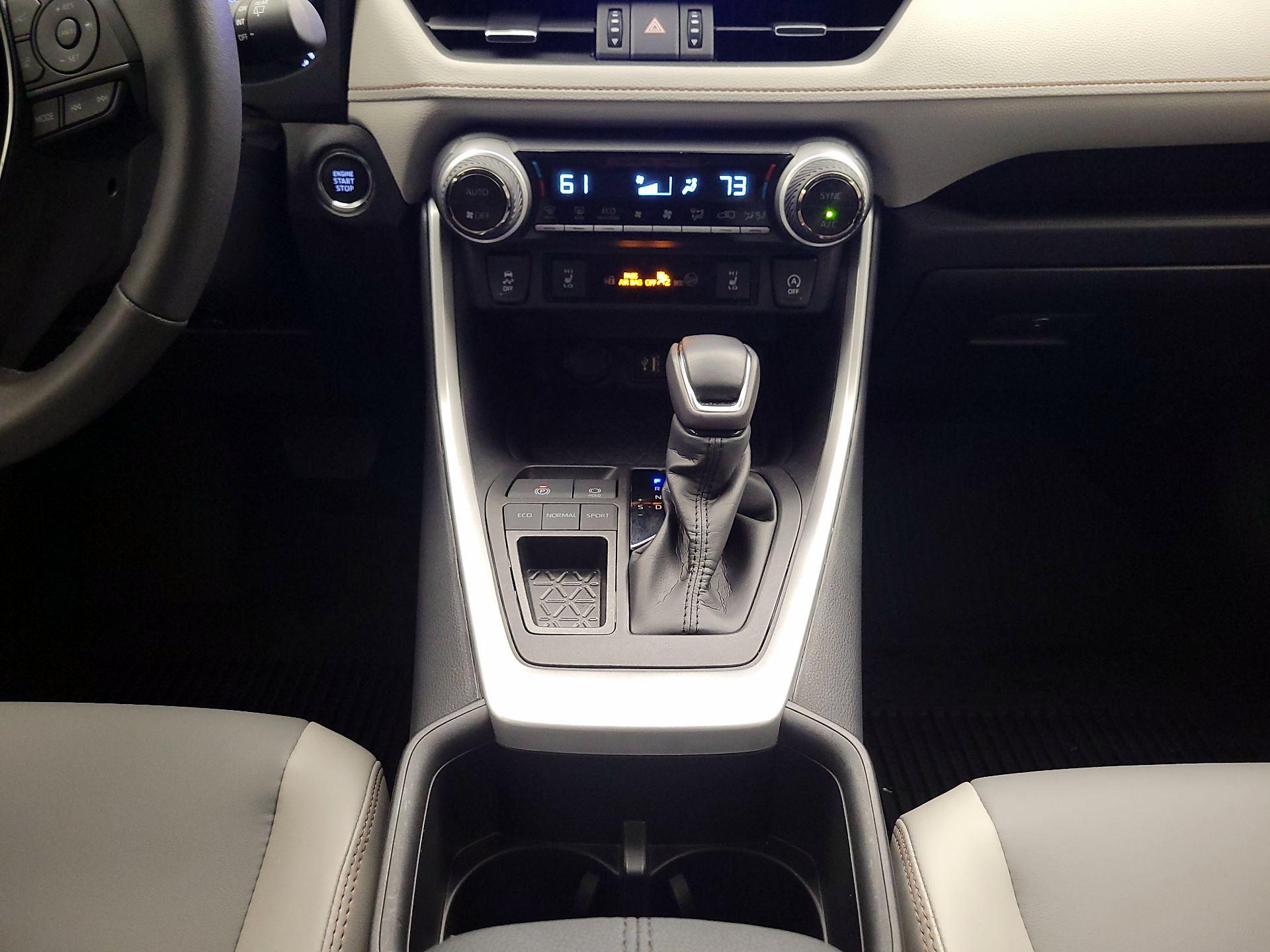 Thumbnail: 2024 Toyota RAV4 - 17