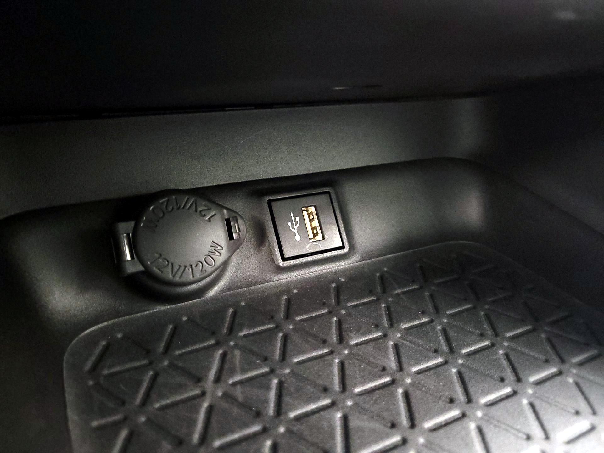 Thumbnail: 2024 Toyota RAV4 - 18