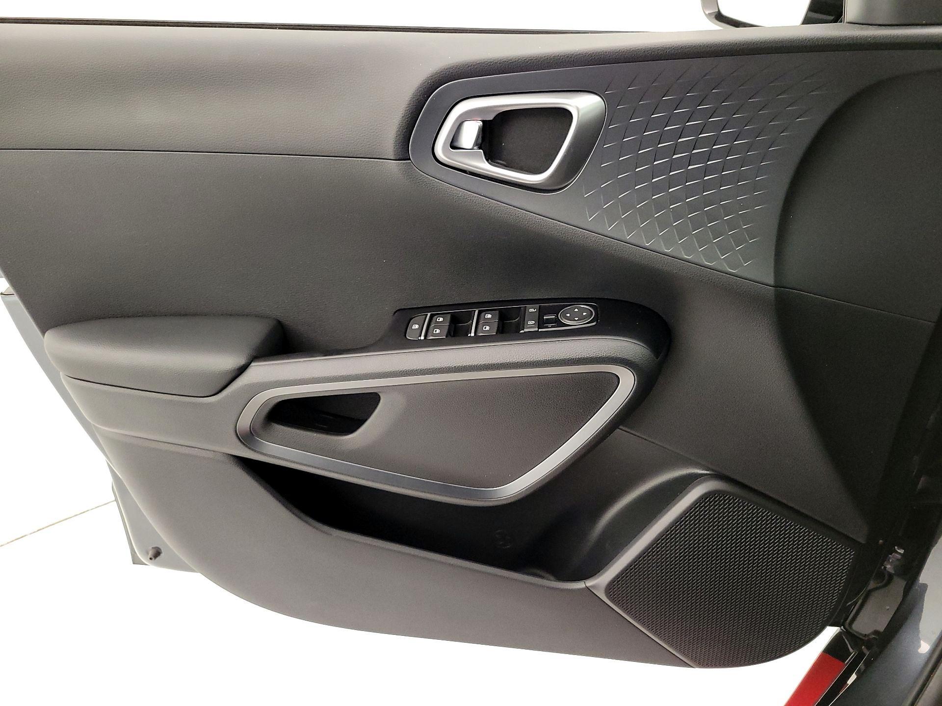 Thumbnail: 2020 Kia Soul - 12