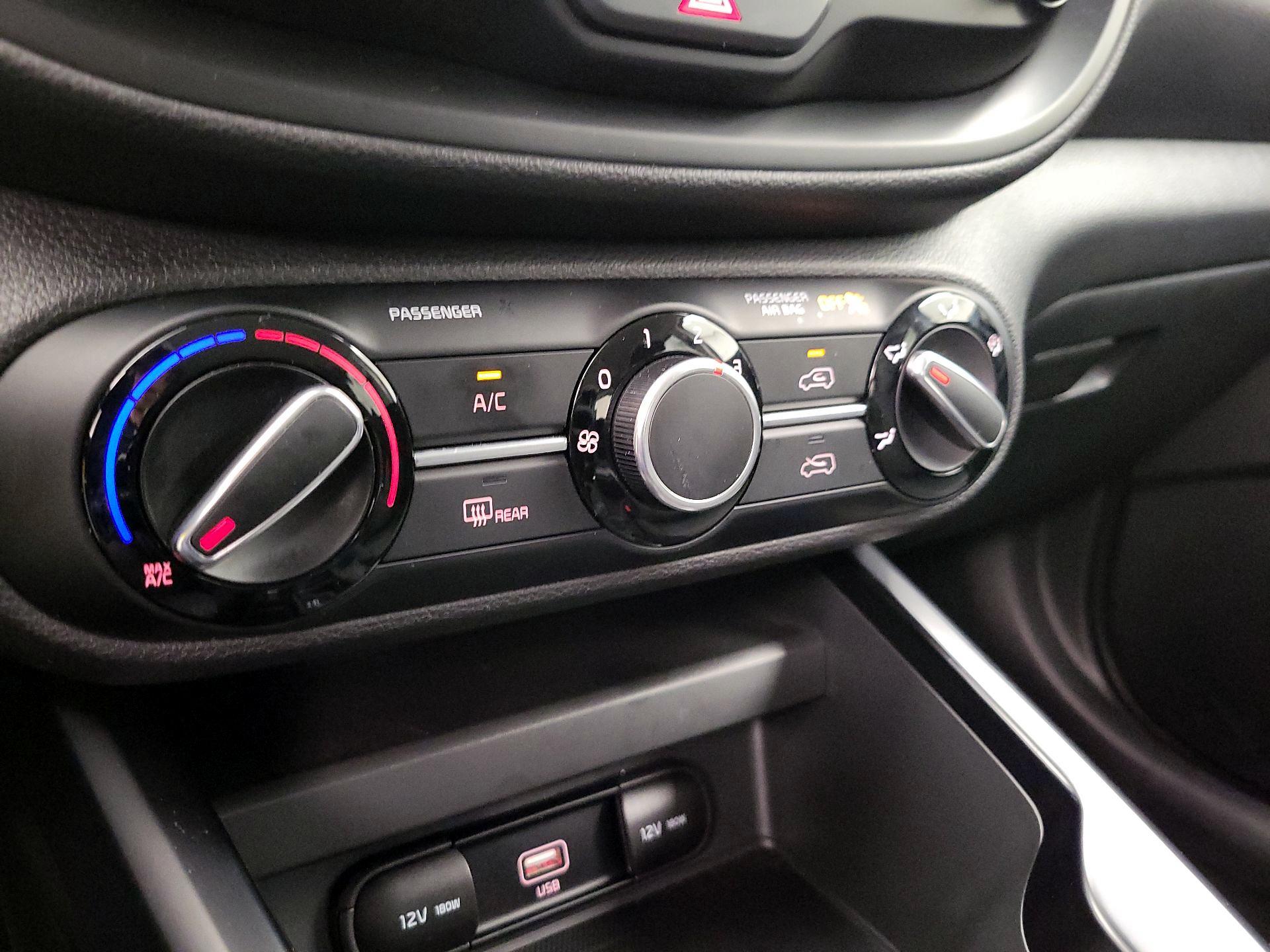 Thumbnail: 2020 Kia Soul - 16