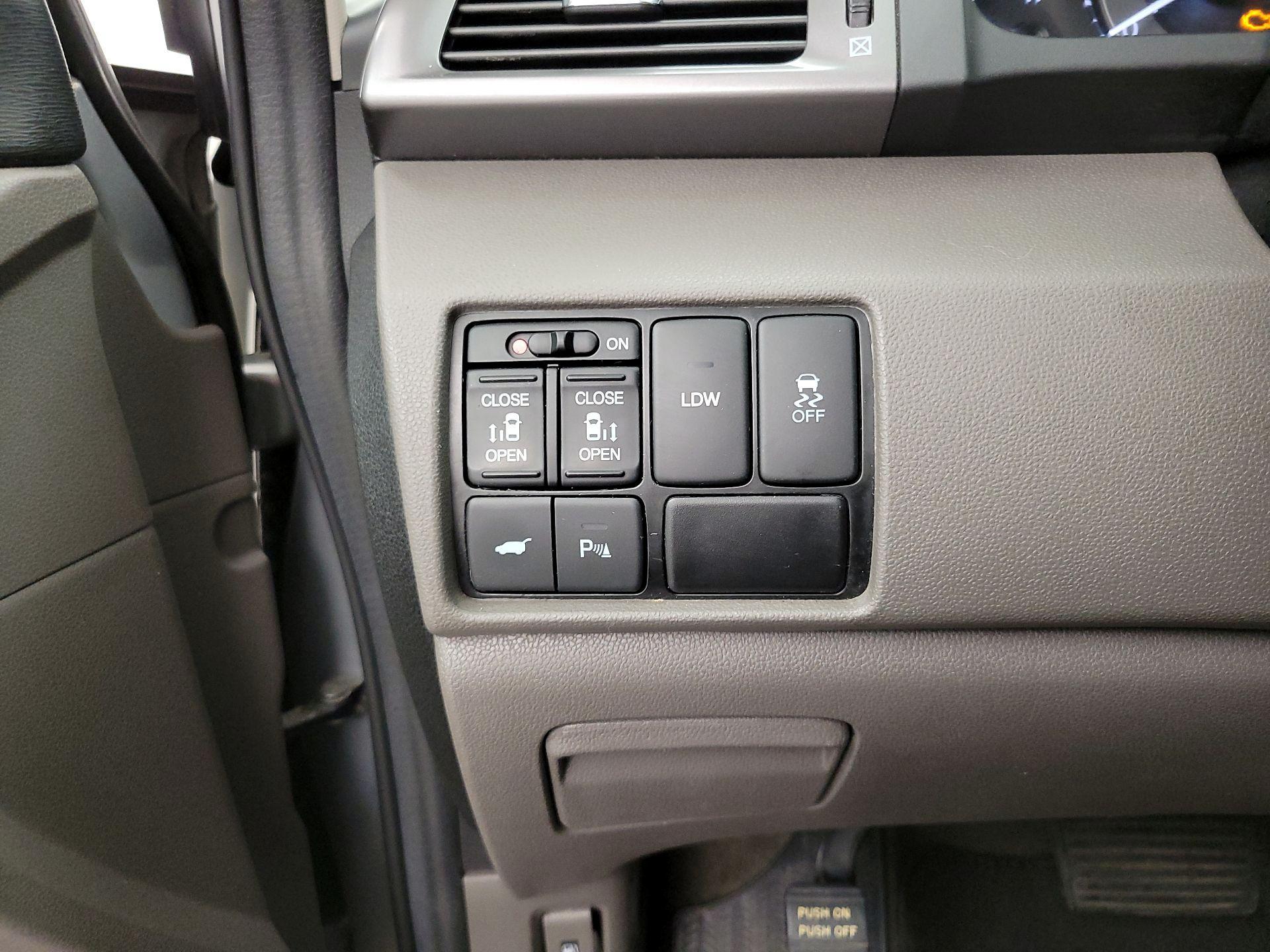 Thumbnail: 2014 Honda Odyssey - 13